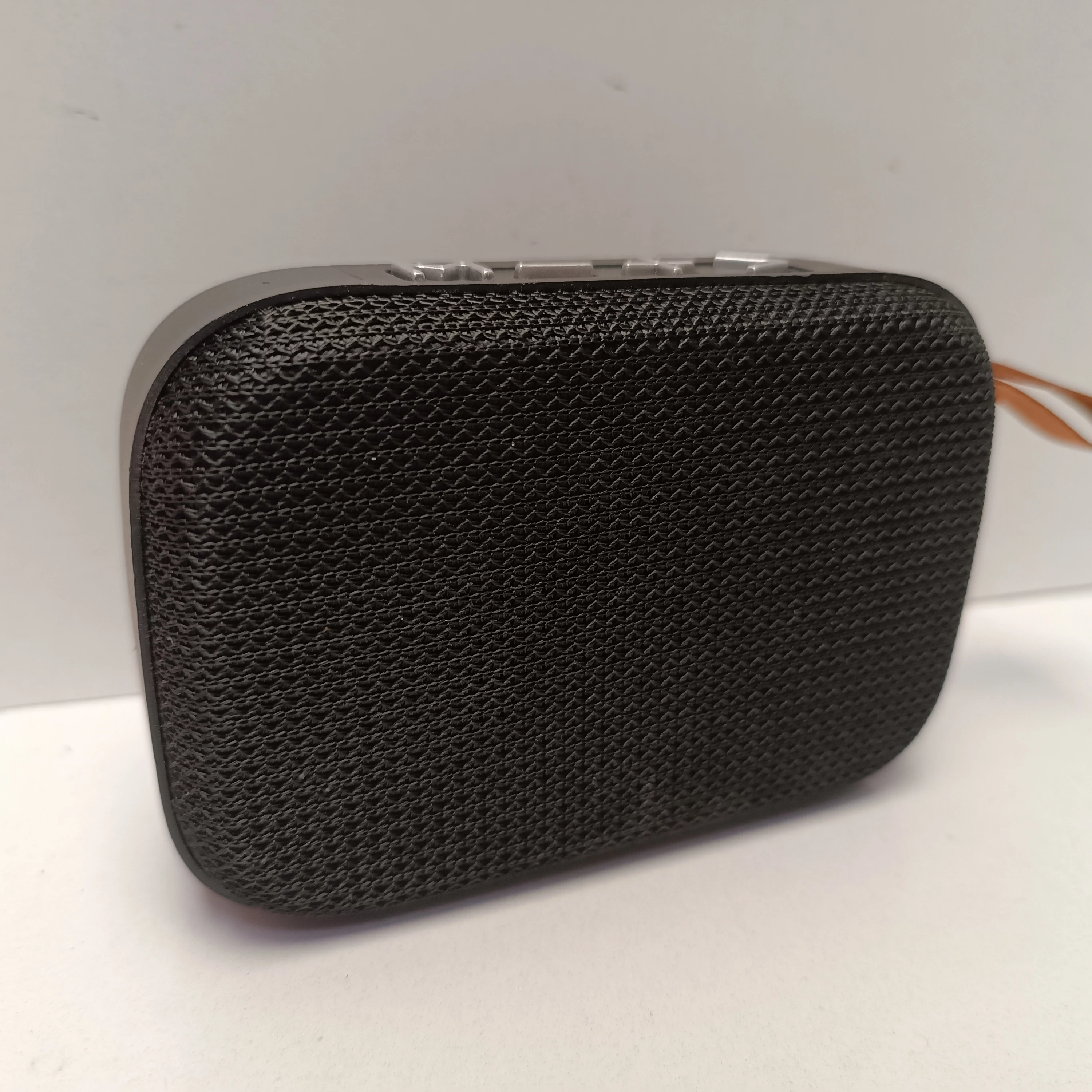 glosnik-bt-czarny-osiedle-teatralne-3u15-krakow