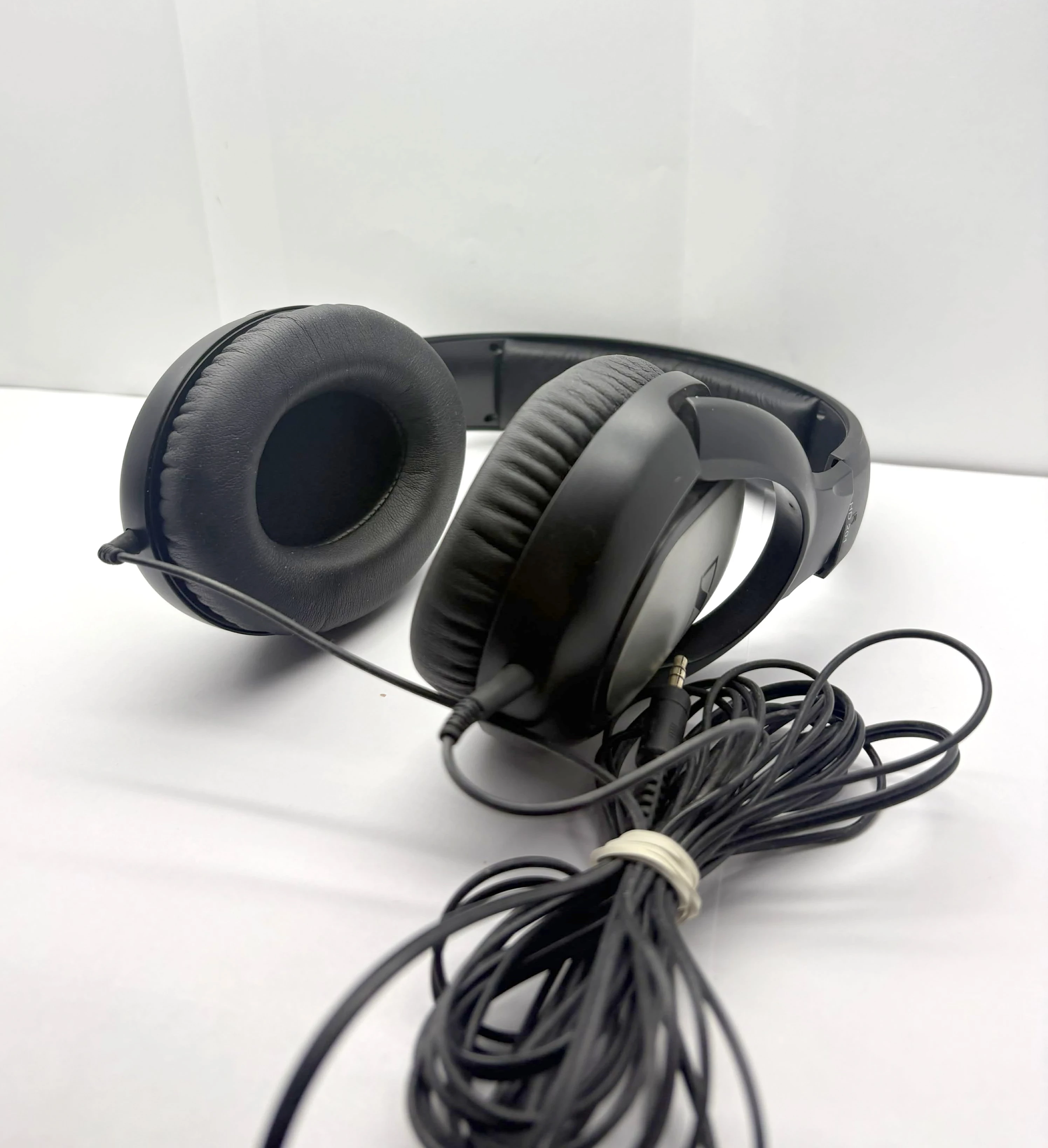 sluchawki-nauszne-przewodowe-sennheiser-hd201-kod-producenta-hd201