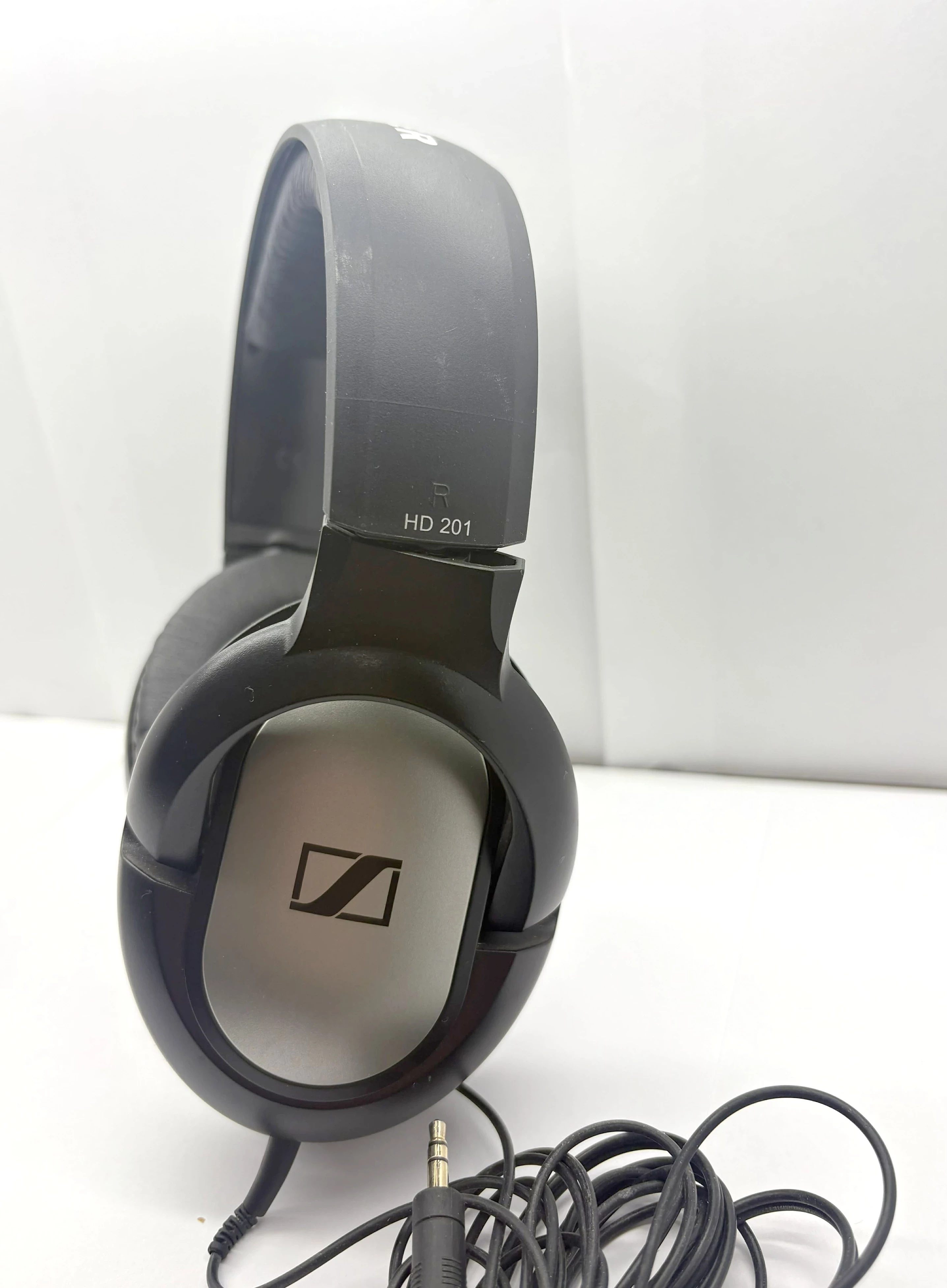 sluchawki-nauszne-przewodowe-sennheiser-hd201-stan-11323-2