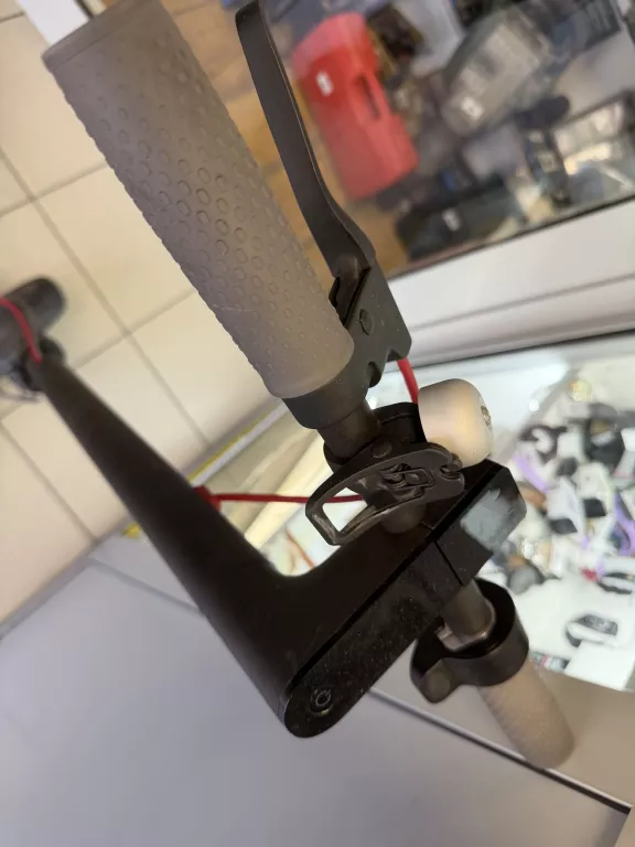 hulajnoga-xiaomi-m365zas-moc-silnika-25000