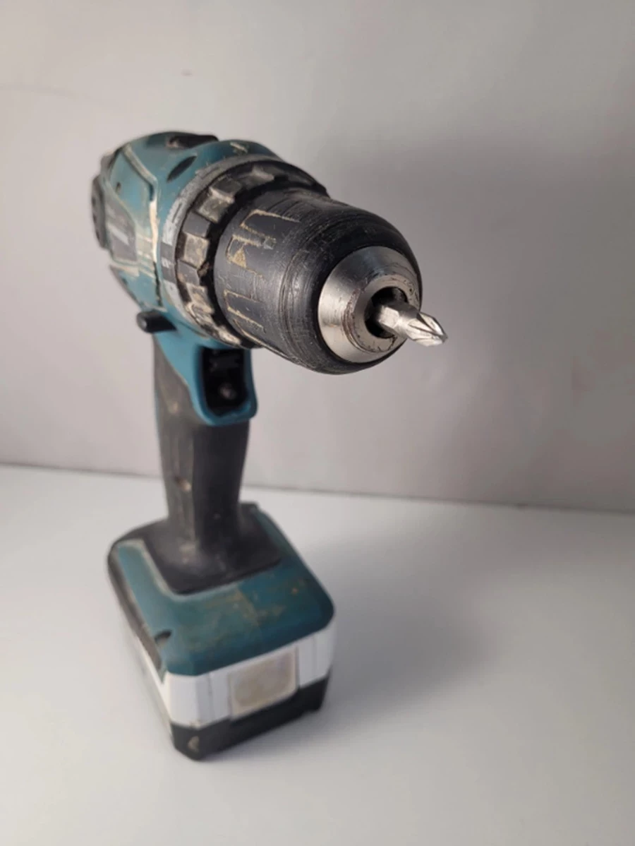 wkretarka-makita-df347d-a-aku-144v-15-ah-ladowarka-armii-krajowej-1a-goldap