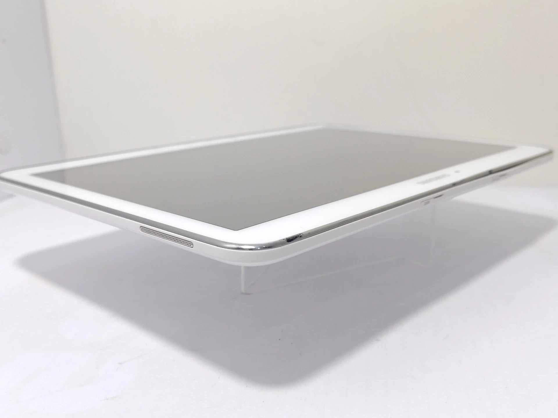 tablet-samsung-galaxy-tab-4-101-1516-gb-lte-sm-t535-przekatna-ekranu-1010