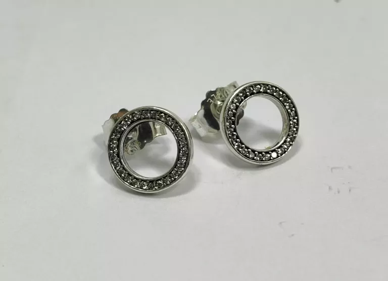 piekne-srebrne-kolczyki-sztyfty-z-lsniacymi-kolami-pandora-925-stan-11323-2