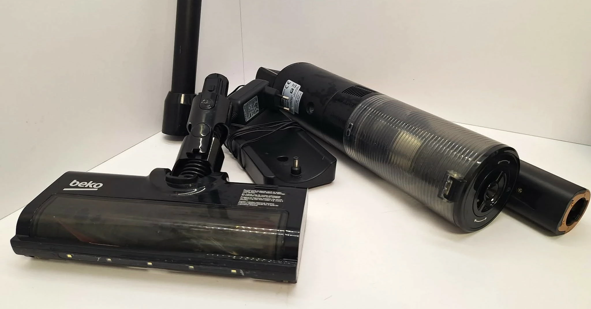 odkurzacz-pionowy-beko-slimclean-vrt65421vc-wielokolorowy-bezprzewodowy-moc-25000