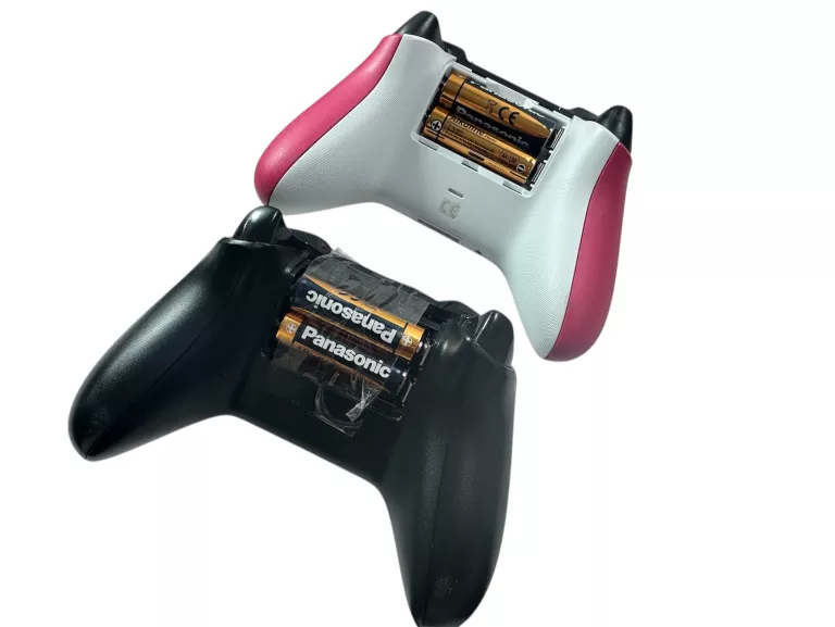 konsola-xbox-one-x-1tb-1787-minecraft-2-pady-kod-producenta-fmq-00047