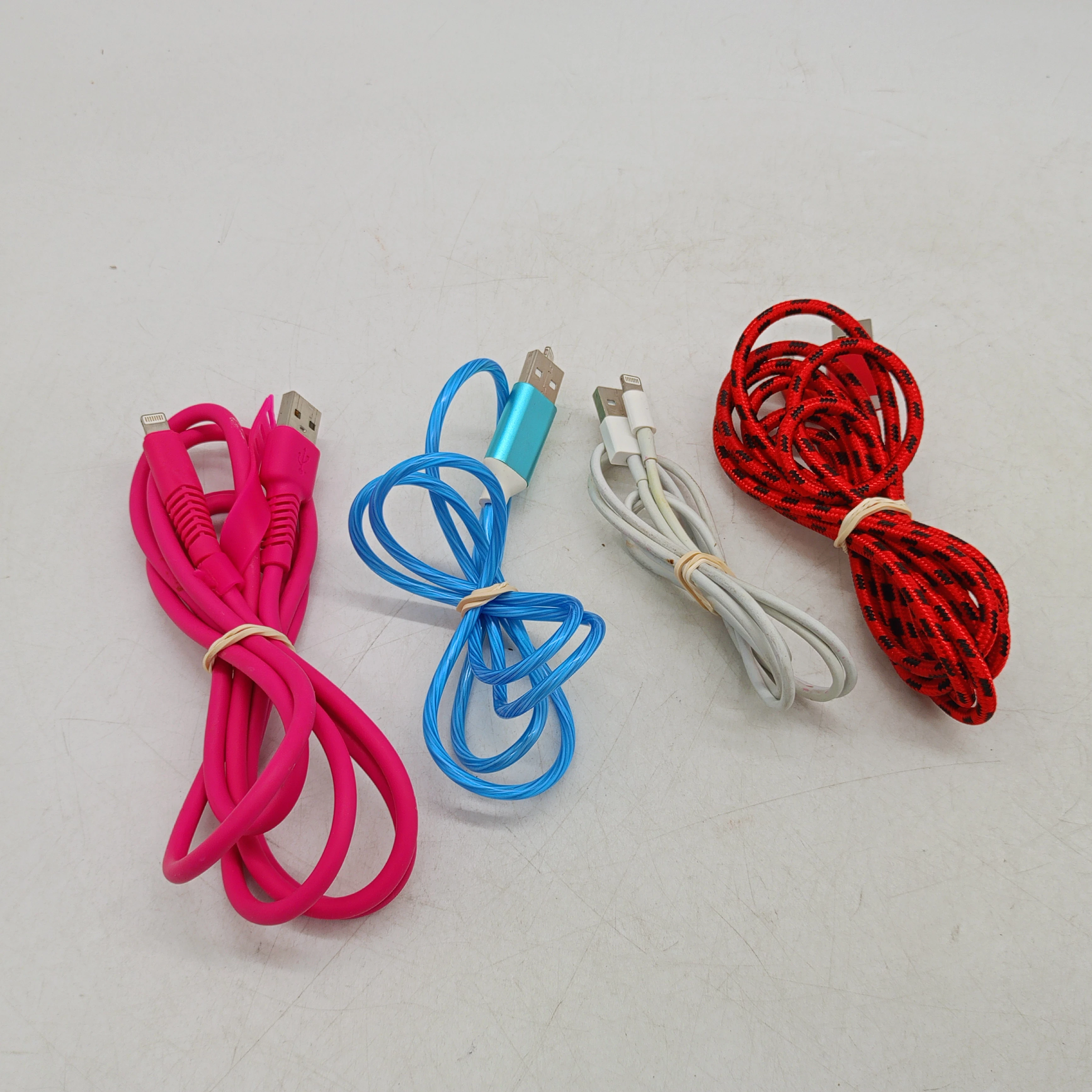 kabel-do-iphone-rozne-sikorskiego-1-starogard-gdanski