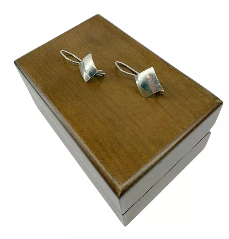 eleganckie-srebrne-kolczyki-wiszace-172g-925-kamien-17088-524288