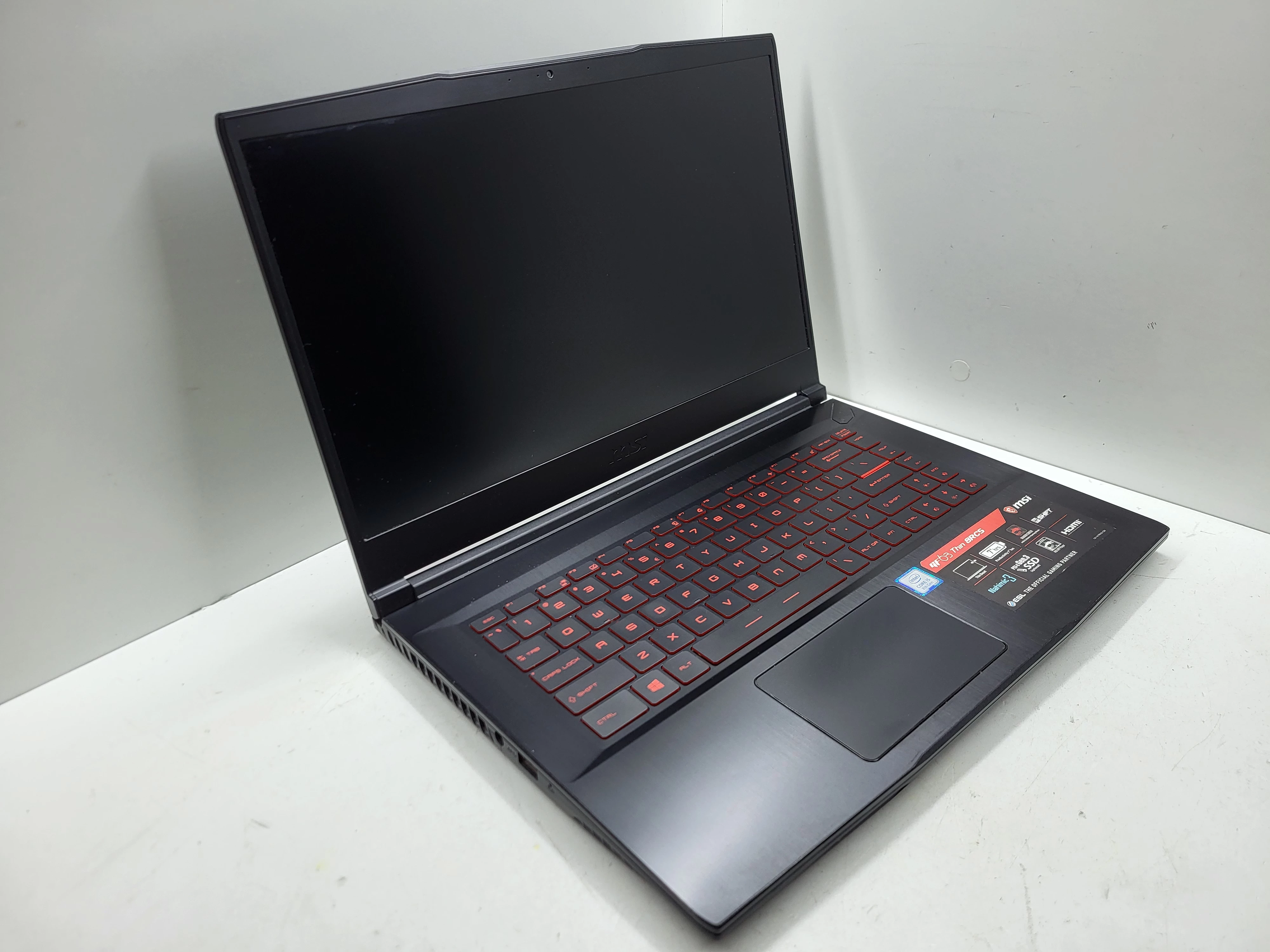 laptop-msi-gf63-thin-8rc5-i5-8300h8gbram256gb-ssd-stan-11323-2