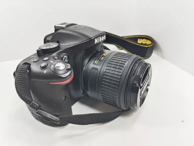 lustrzanka-nikon-d5200-korpus-obiektyw-grojecka-79-warszawa