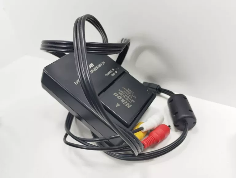 lustrzanka-nikon-d5200-korpus-obiektyw-rozdzielczosc-2410