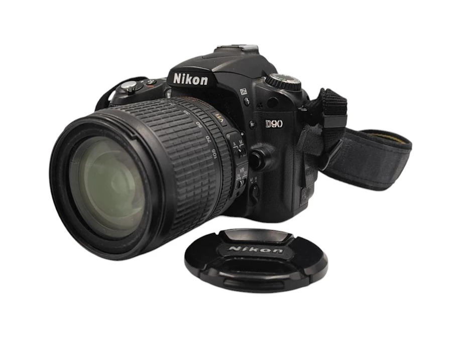 lustrzanka-nikon-d90-obiektyw-nikkor-dx-18-105mm-model-d90