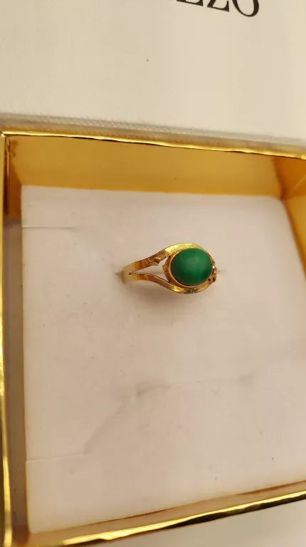 piekny-pierscionek-z-zielonym-oczkiem-185585-rodzaj-2205-2