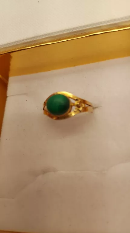 piekny-pierscionek-z-zielonym-oczkiem-185585-barlickiego-47-kutno