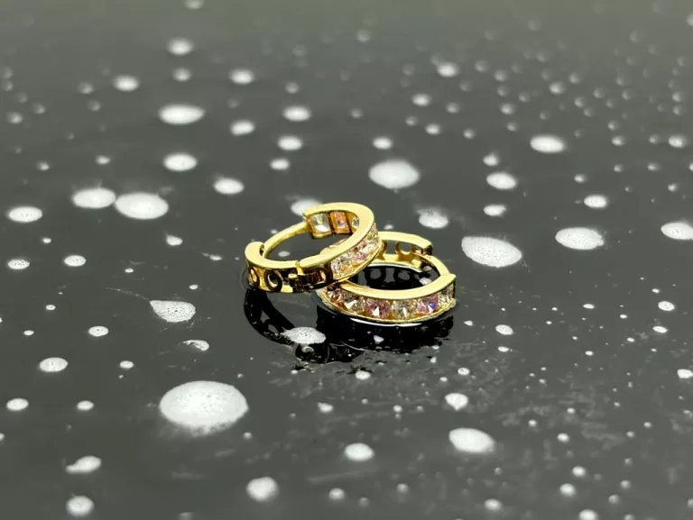 585-urocze-zlote-kolczyki-z-cyrkonia-102g-wolnosci-336-zabrze-sj