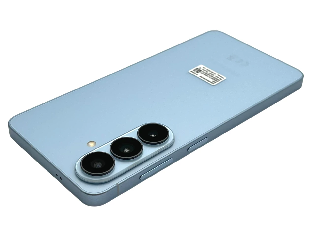 telefon-samsung-galaxy-s26-5g-12512gb-63-120hz-4300mah-niebieski-opis-przekatna-ekranu-630