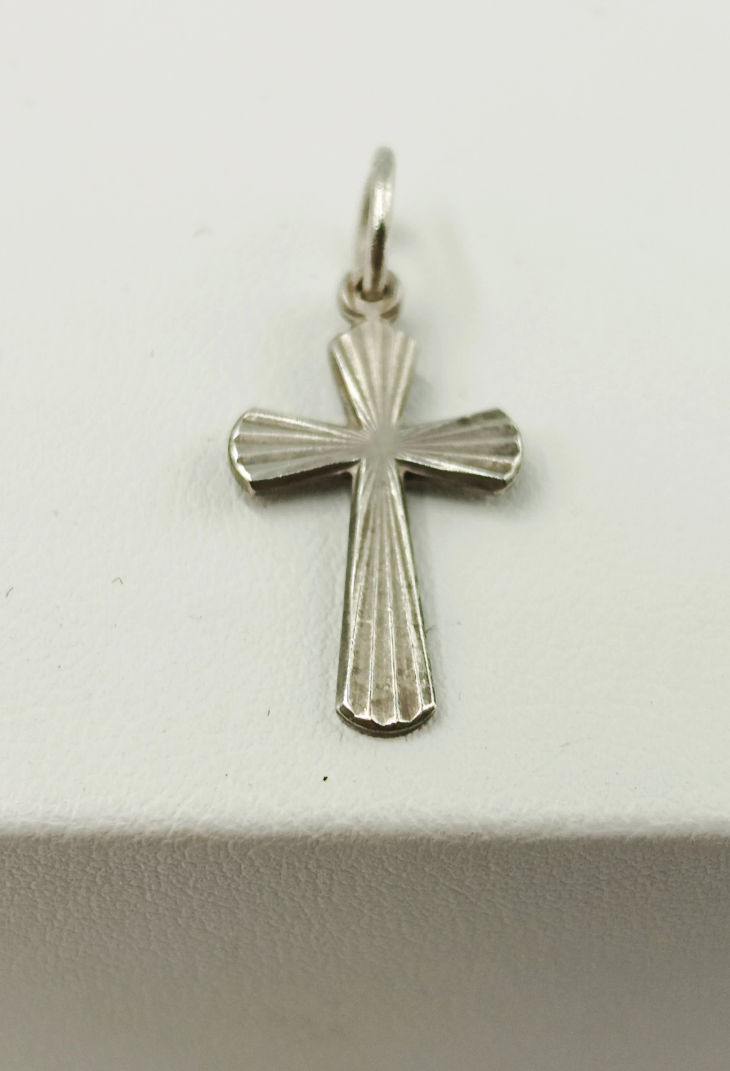 srebrna-zawieszka-krzyz-p925-w104g-kilinskiego-1-golub-dobrzyn