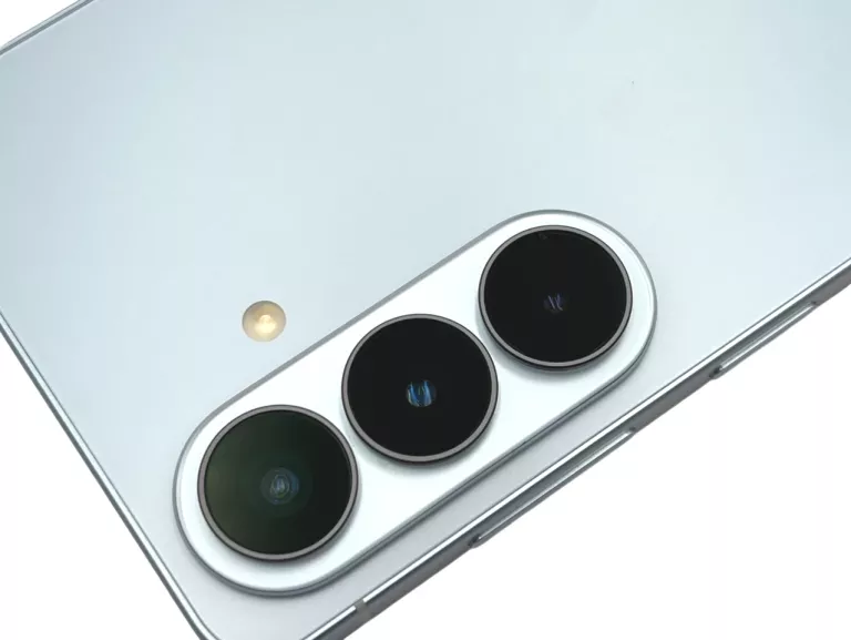 telefon-samsung-galaxy-s26-5g-12512gb-63-120hz-4300mah-niebieski-opis-pamiec-ram-202865-324301