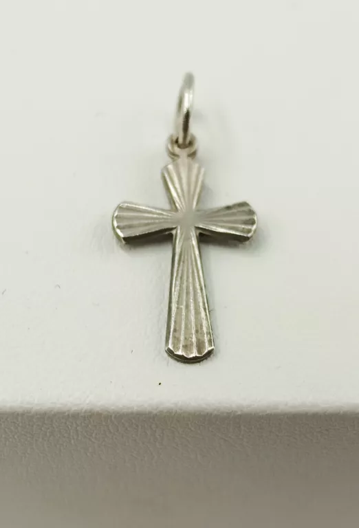 srebrna-zawieszka-krzyz-p925-w104g-kilinskiego-1-golub-dobrzyn