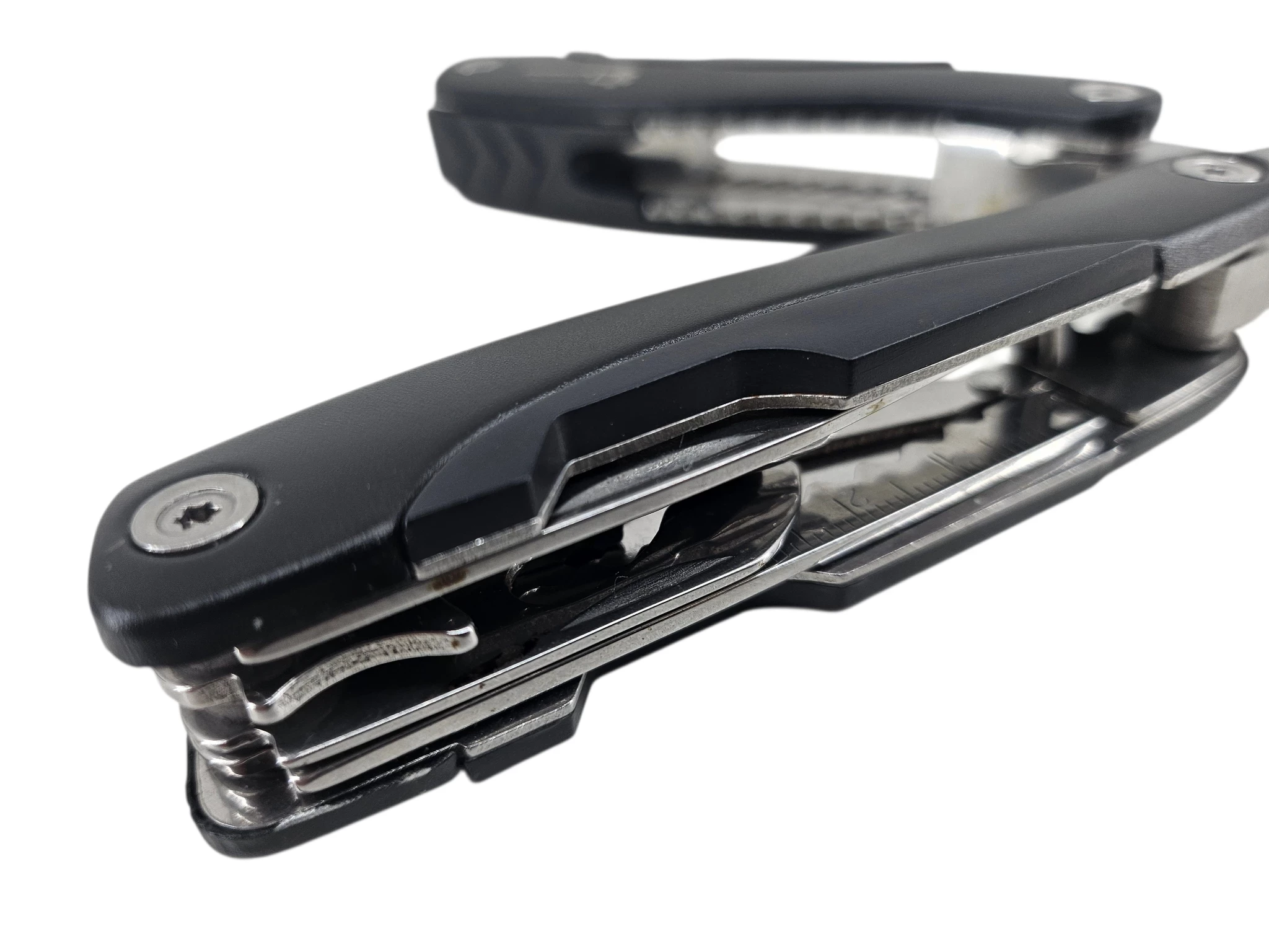 multitool-czarny-narzedzie-wielofunkcyjne-liczba-dodatkowych-narzedzi-13