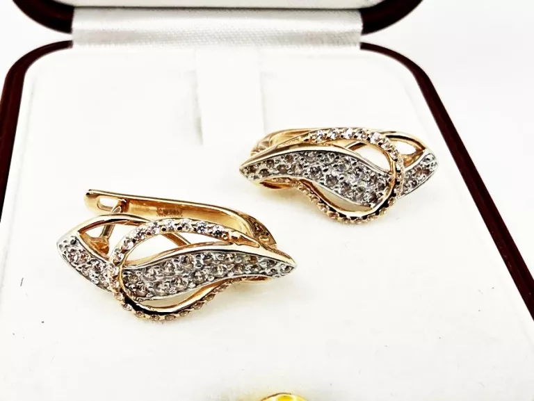 zlote-kolczyki-z-cyrkoniami-p585-zapiecie-angielskiem-waga-408-stan-11323-2