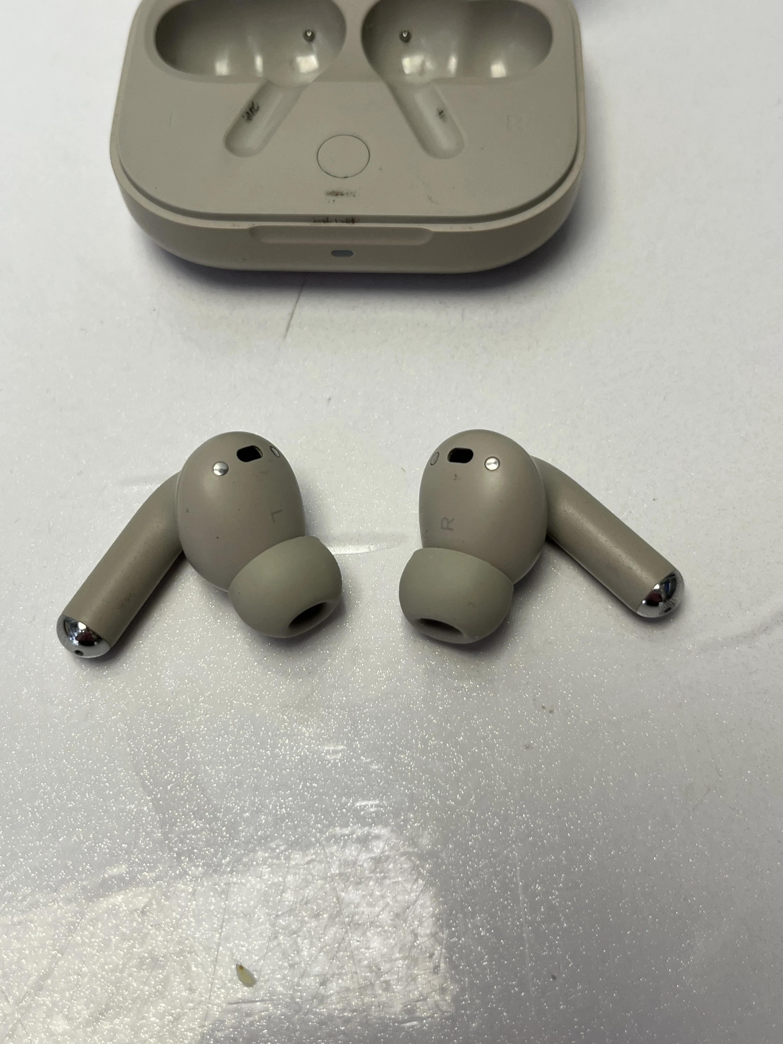 sluchawki-bezprzewodowe-dokanalowe-motorola-moto-buds-kolor-dominujacy-129357-5