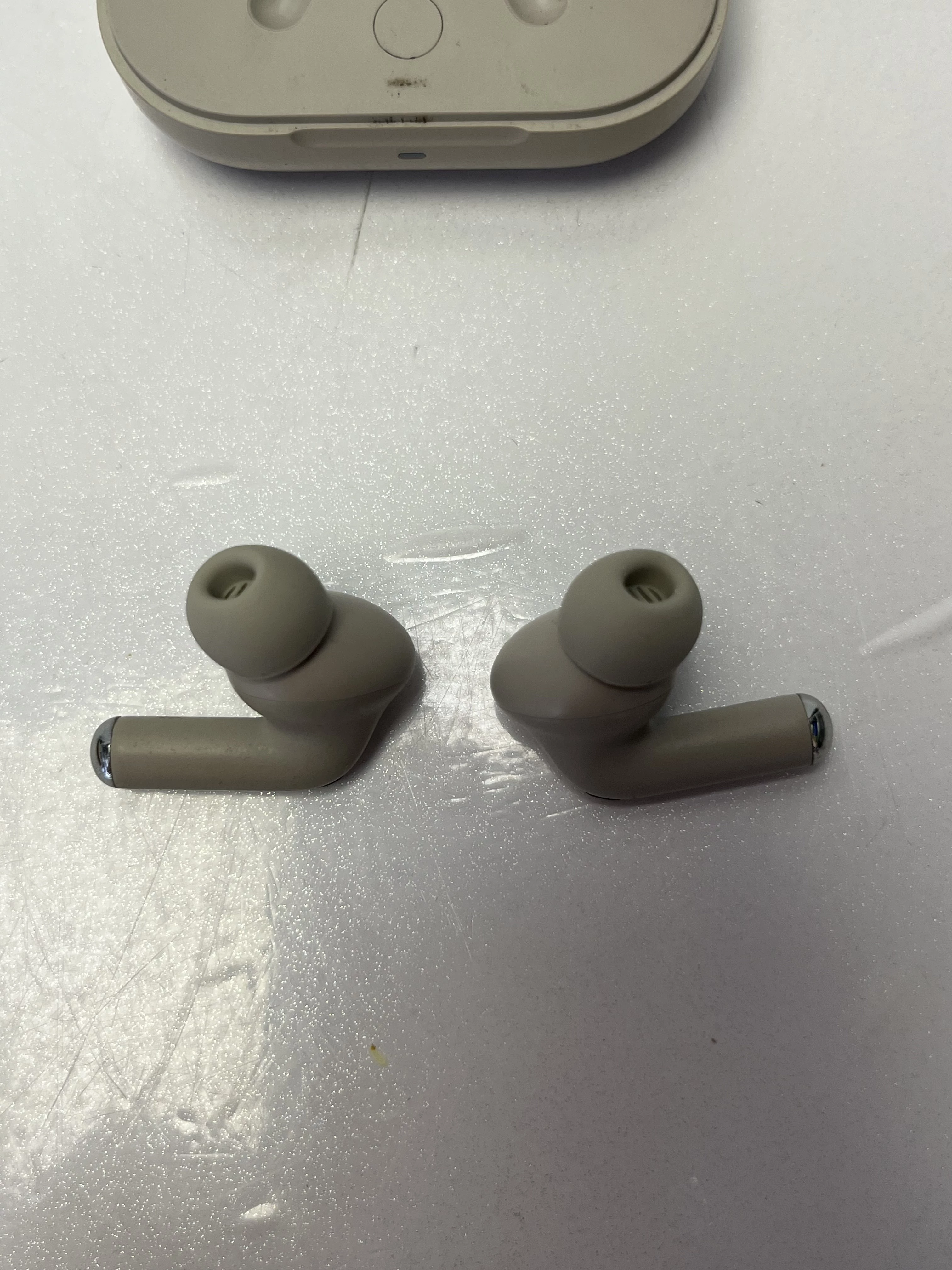 sluchawki-bezprzewodowe-dokanalowe-motorola-moto-buds-stan-11323-2