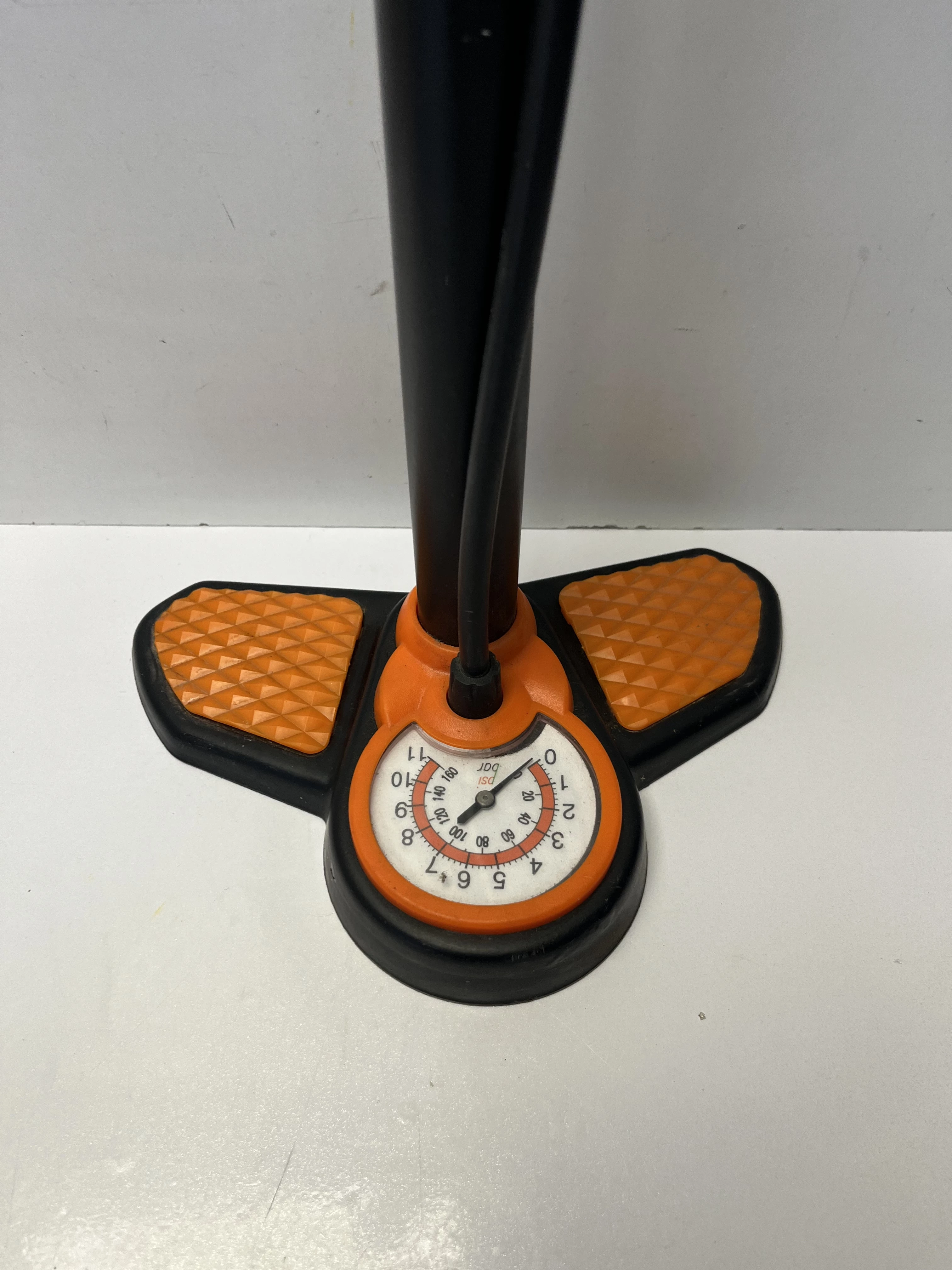 pompka-rowerowa-duza-kod-producenta-pompka-rowerowa