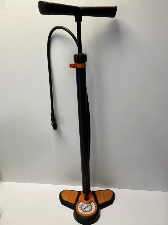 pompka-rowerowa-duza-osiedle-teatralne-3u15-krakow