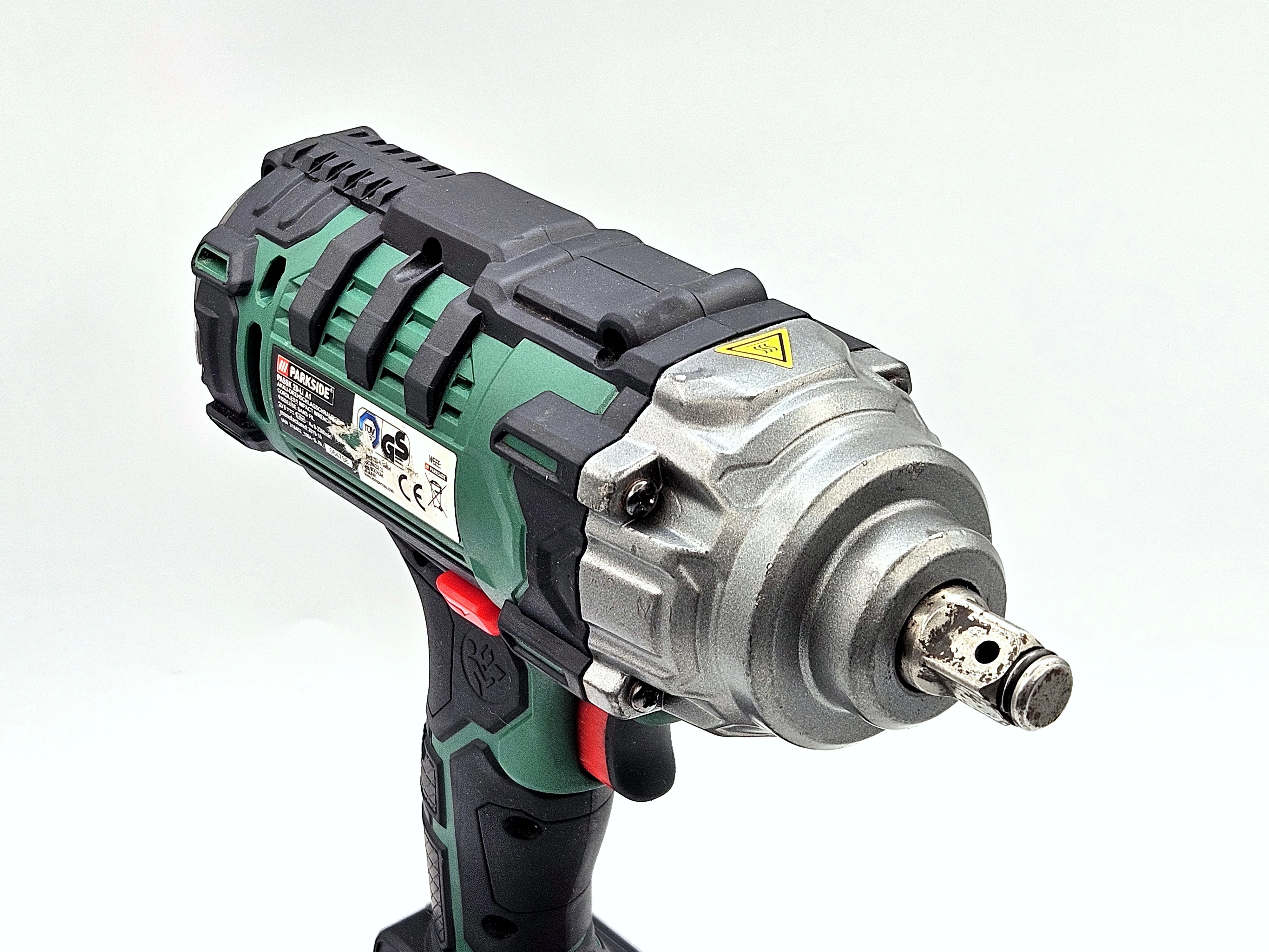 klucz-udarowy-parkside-passk-20-li-a1-20v-400nm-40ah-nasadki-walizka-zawartosc-zestawu-235809-65536