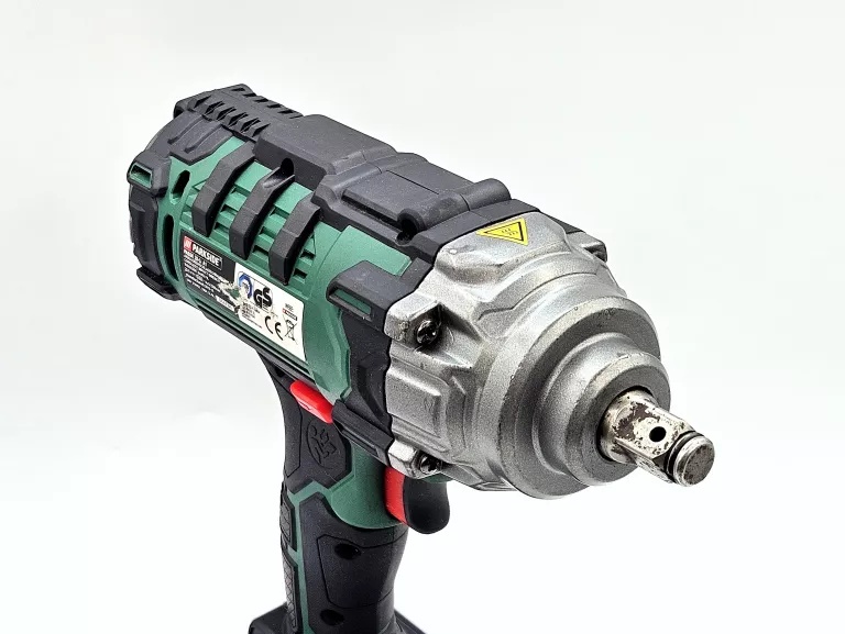 klucz-udarowy-parkside-passk-20-li-a1-20v-400nm-40ah-nasadki-walizka-zawartosc-zestawu-235809-65536