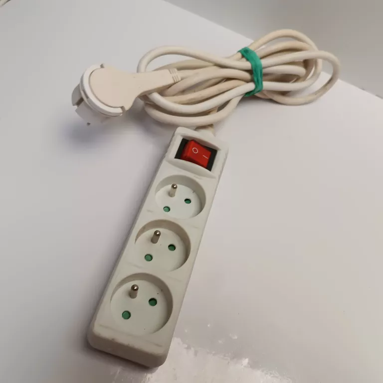 przedluzacz-3-z-wylacznikiem-osiedle-teatralne-3u15-krakow