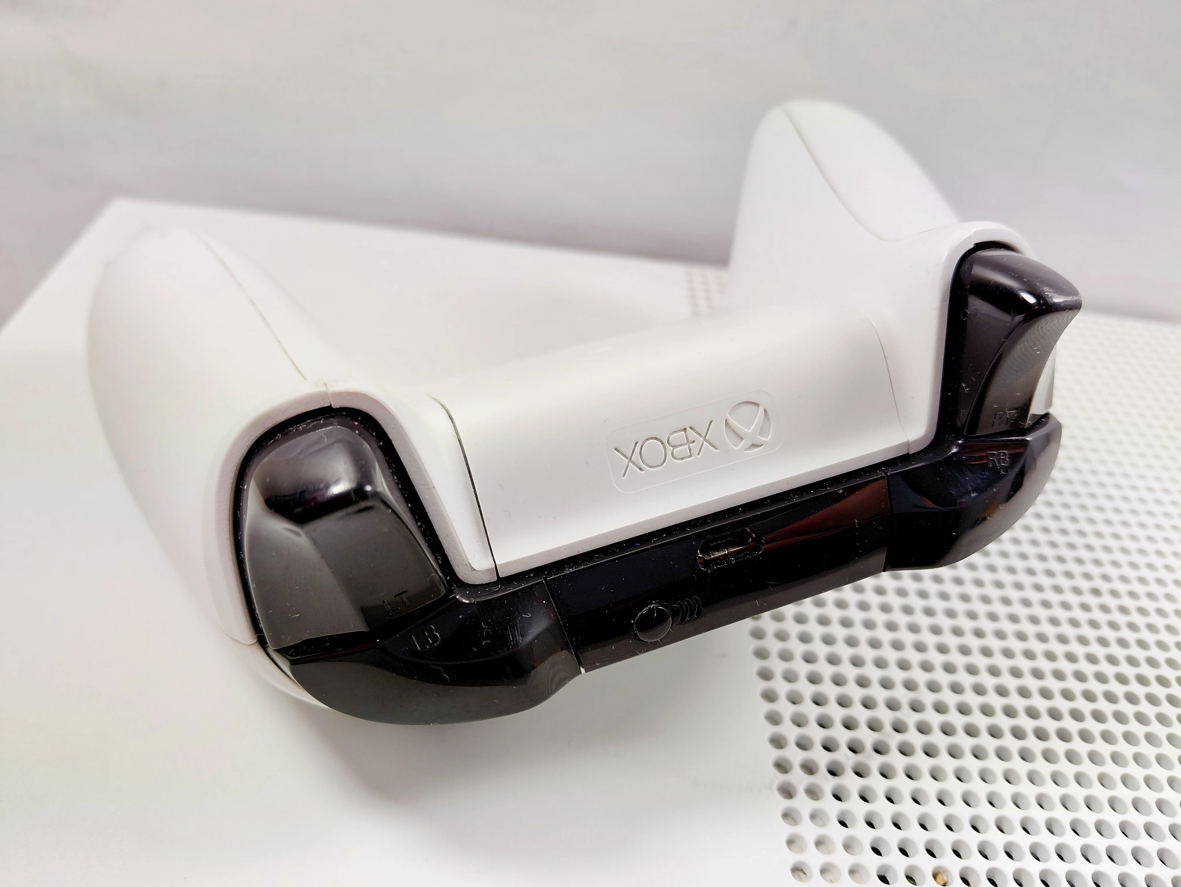 konsola-xbox-one-s-kod-producenta-zq9-00046