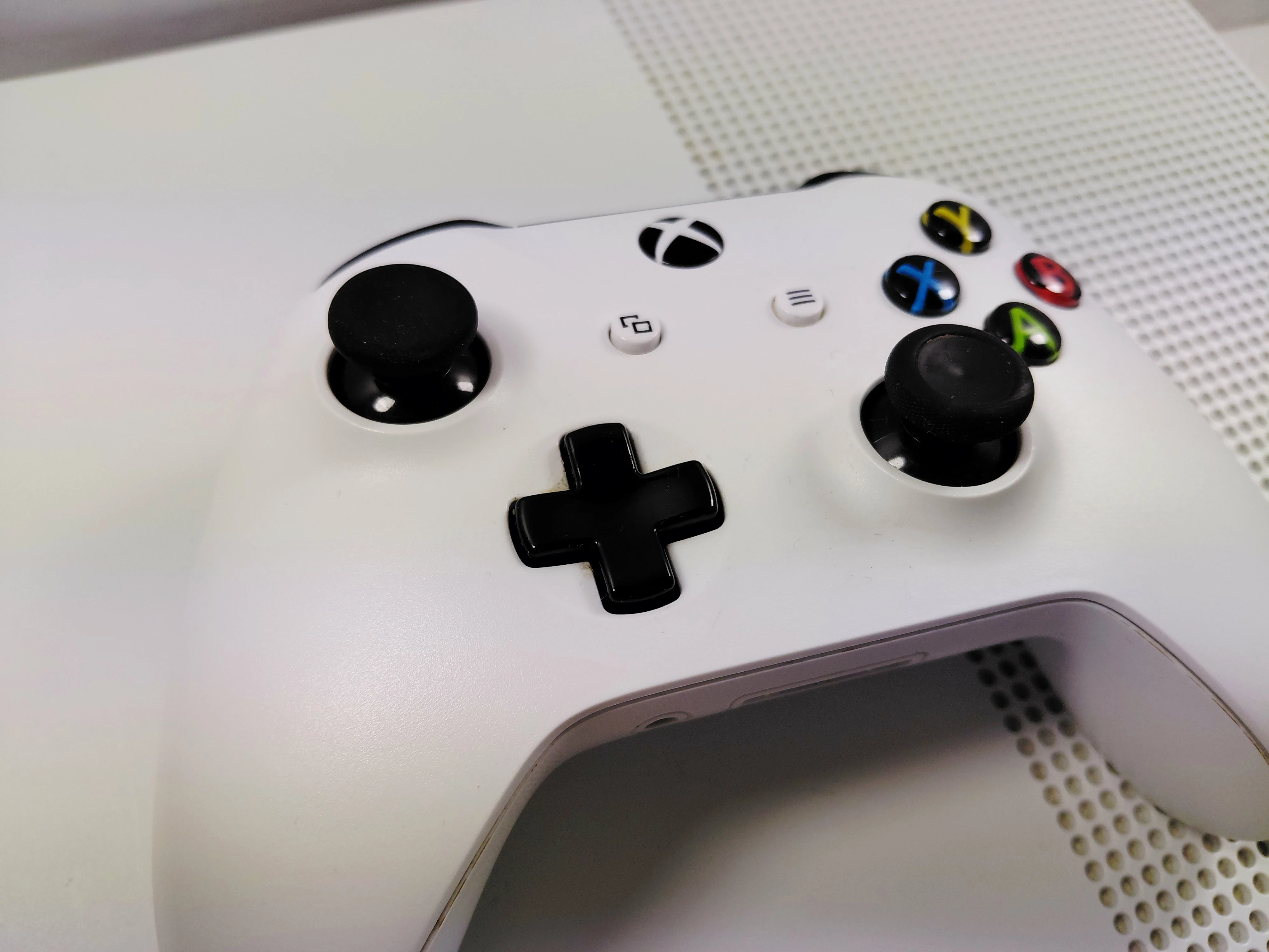 konsola-xbox-one-s-dysk-wbudowana-pamiec-5179-51