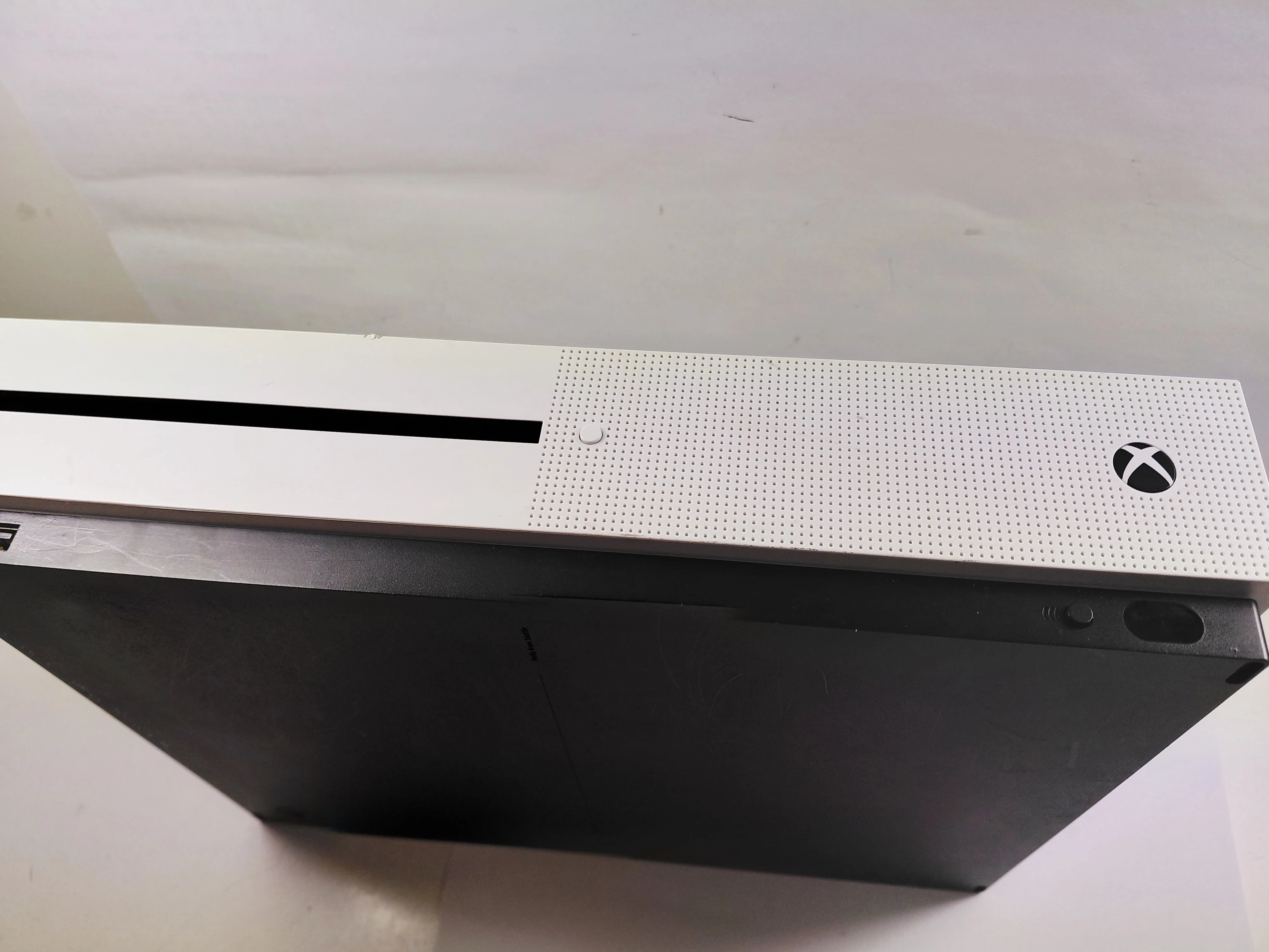 konsola-xbox-one-s-wersja-konsoli-130591-2