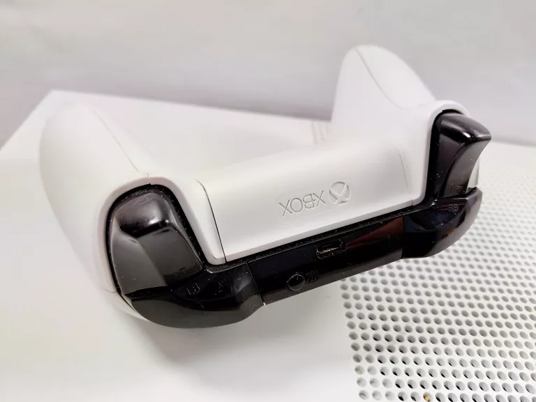 konsola-xbox-one-s-kod-producenta-zq9-00046