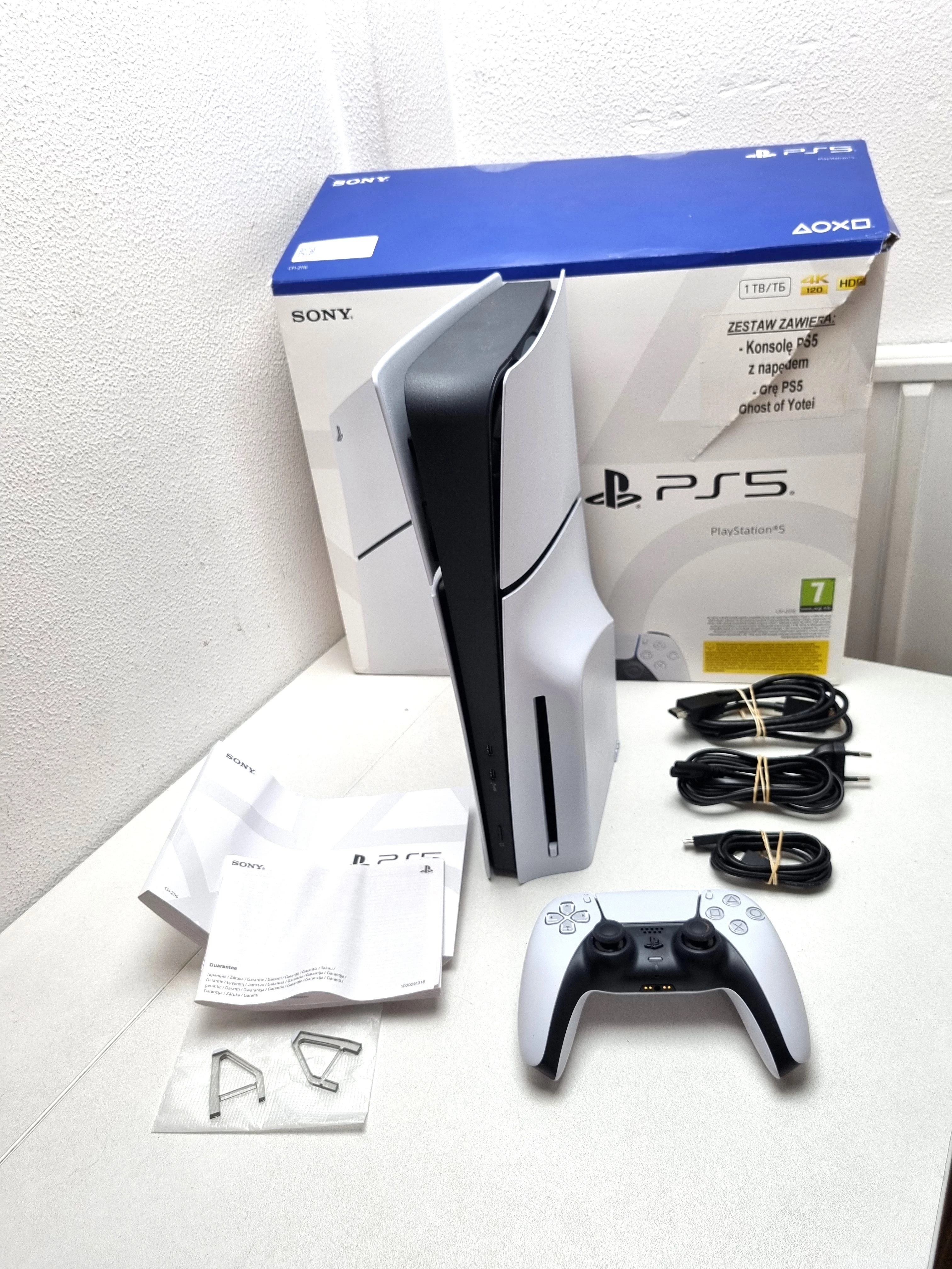 konsola-ps5-slim-1tb-pad-komplet-legnicka-11-chojnow