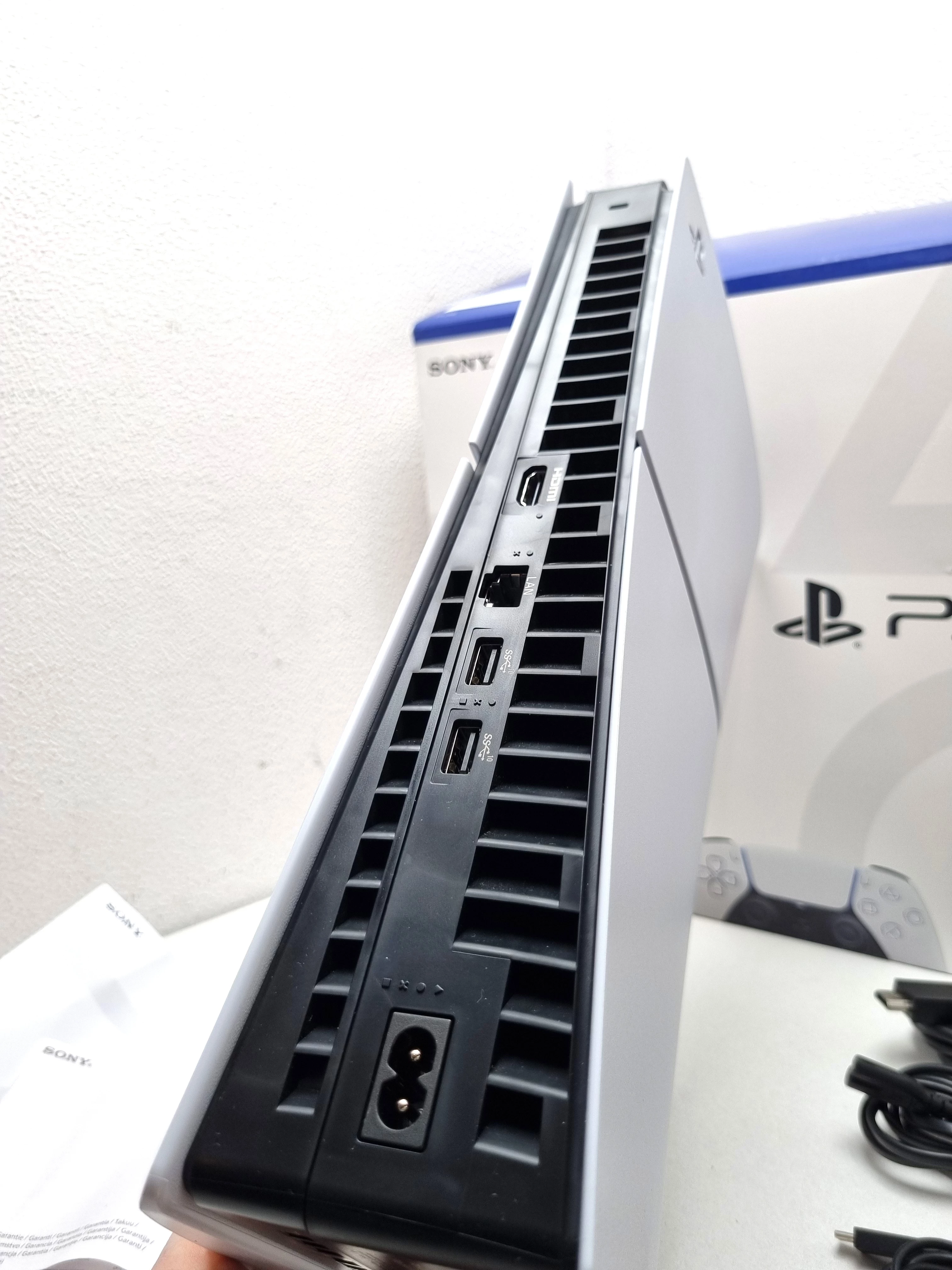 konsola-ps5-slim-1tb-pad-komplet-legnicka-11-chojnow