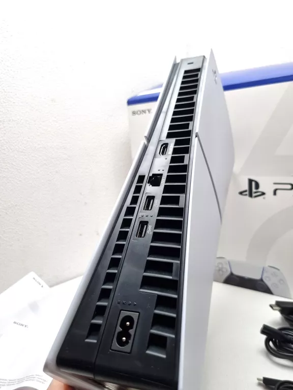 konsola-ps5-slim-1tb-pad-komplet-legnicka-11-chojnow