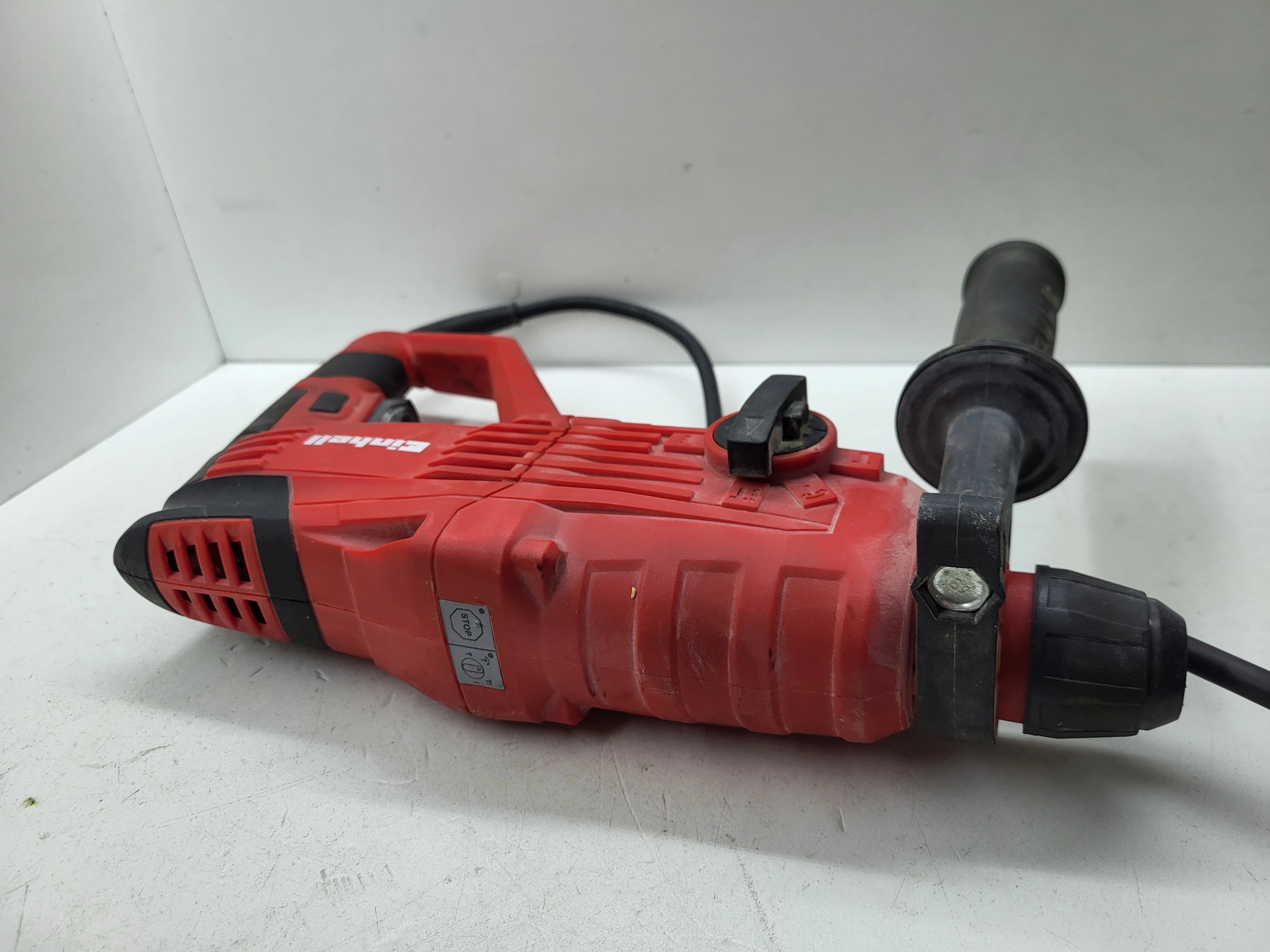 mlotowiertarka-einhell-tc-rh-800-energia-udaru-220