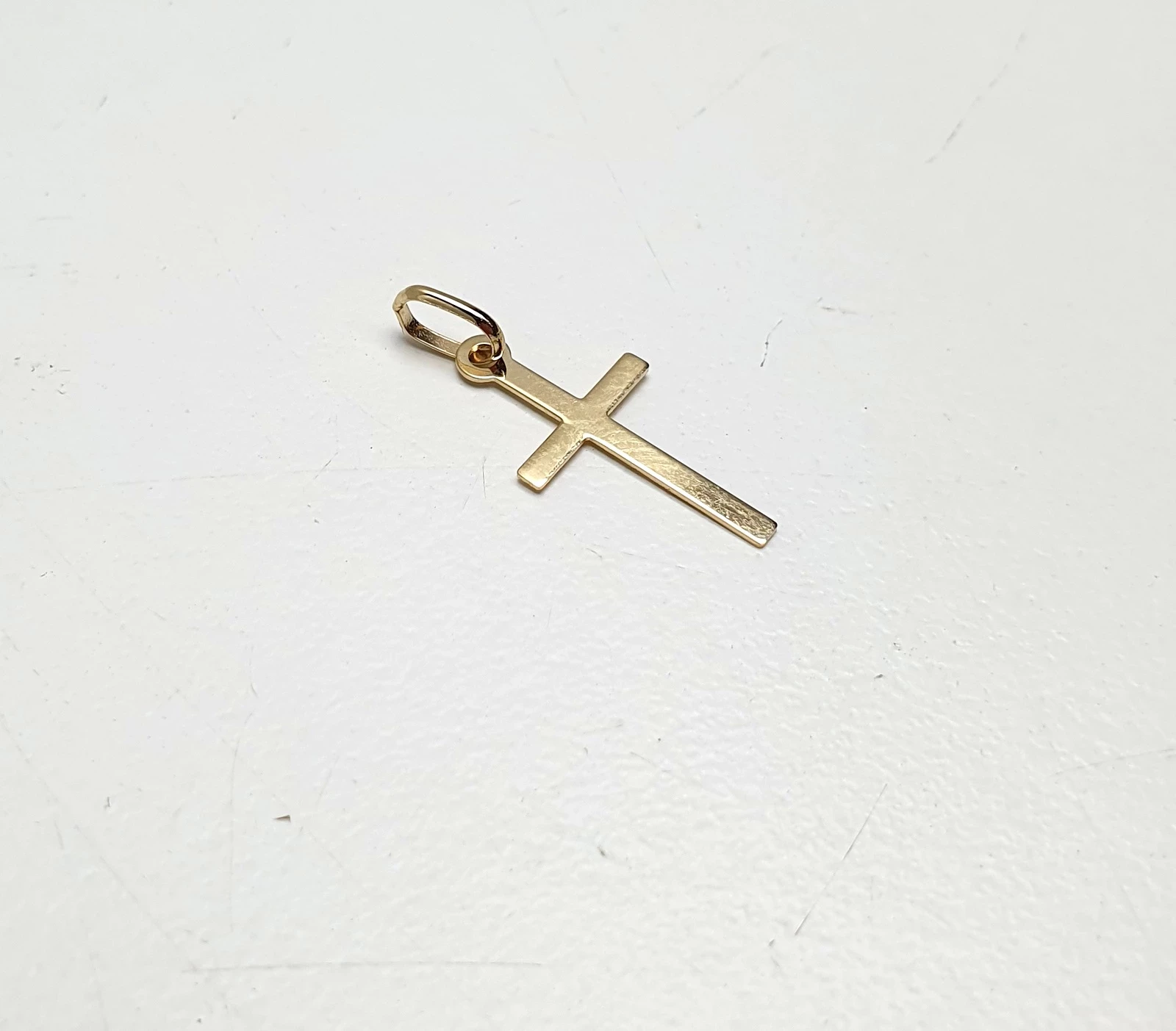 sliczny-zloty-krzyzyk-p585-034g-material-15835-2