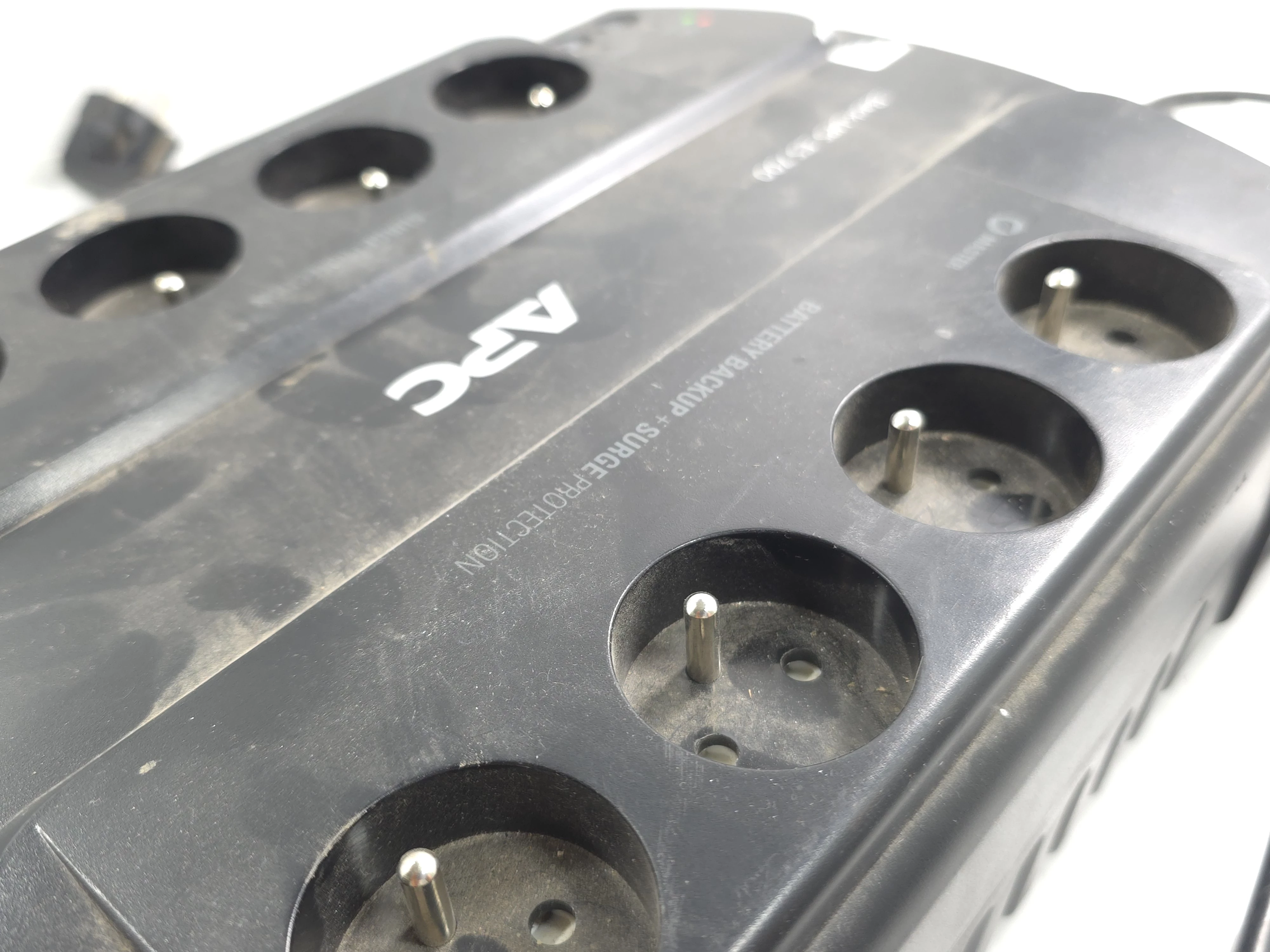 zasilacz-ups-apc-es-700-model-es-700