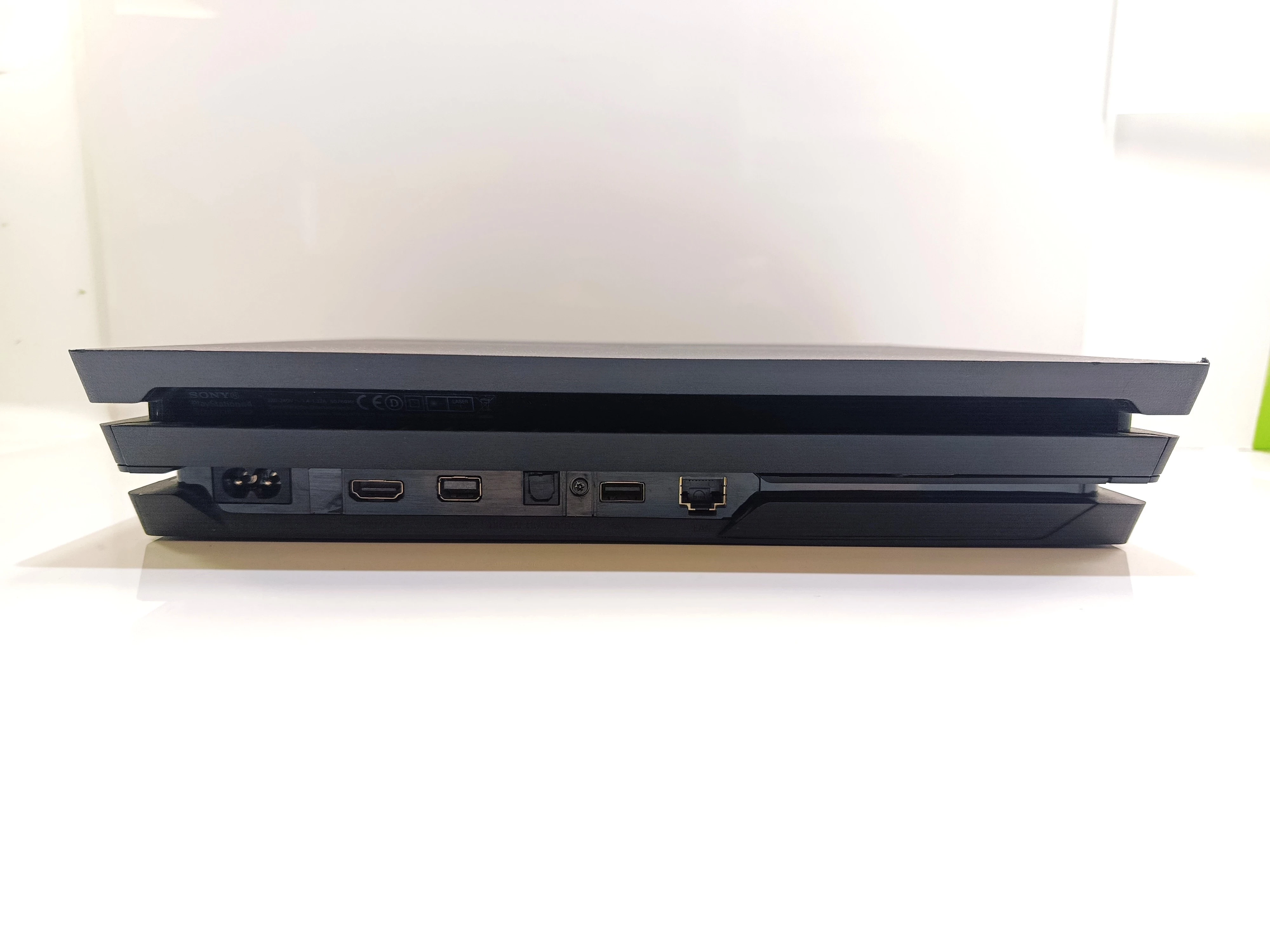 konsola-ps4-pro-1tb-cuh-7216b-pad-kod-producenta-cuh-7216b