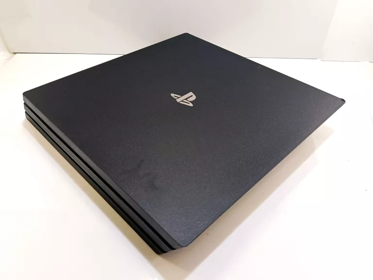 konsola-ps4-pro-1tb-cuh-7216b-pad-liczba-kontrolerow-w-zestawie-205994-225550