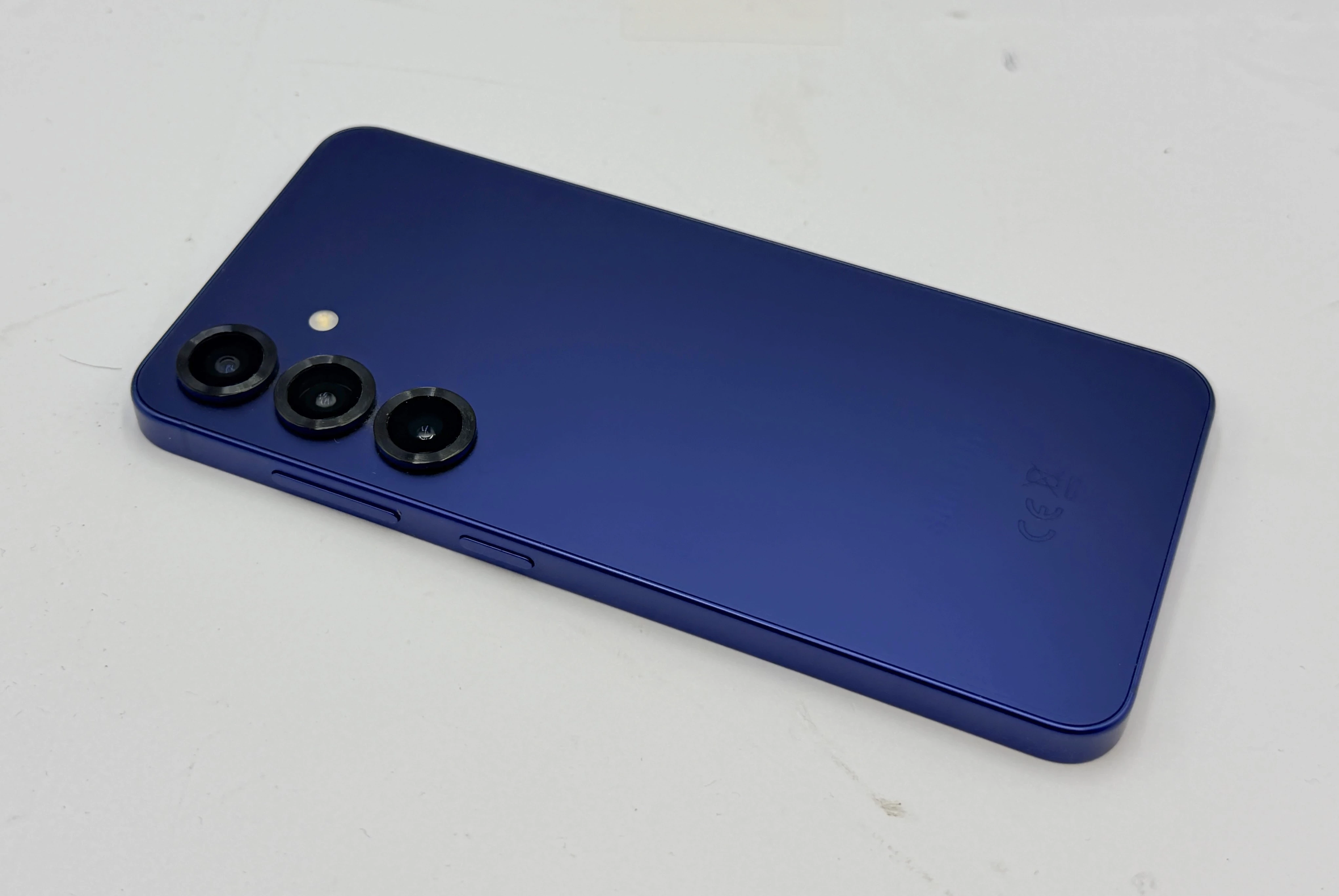 telefon-samsung-galaxy-s25-12128gb-kod-producenta-sm-s931bdbdeue