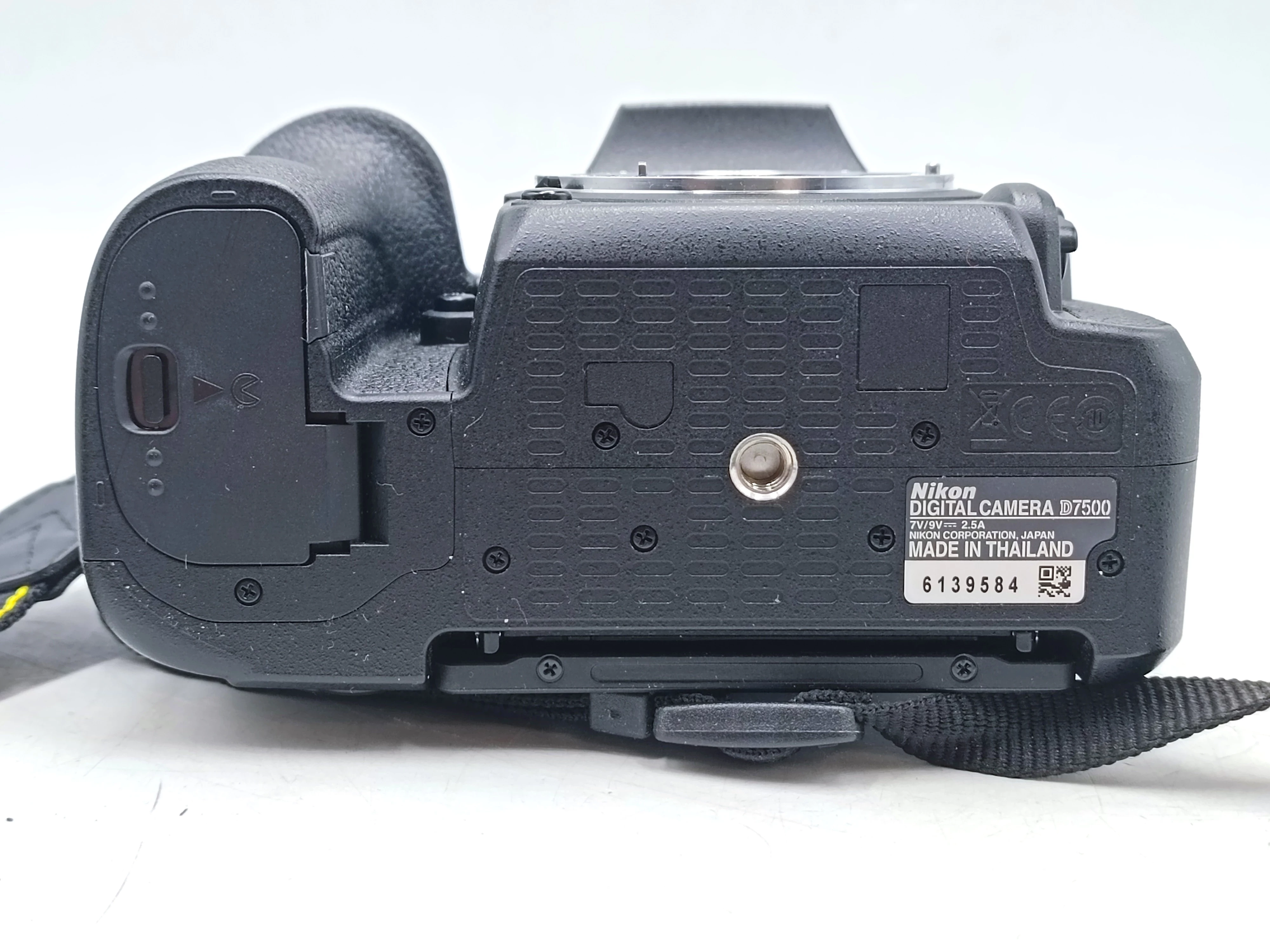 body-nikon-d7500-przebieg-2450-zdjec-kod-producenta-vba510ae