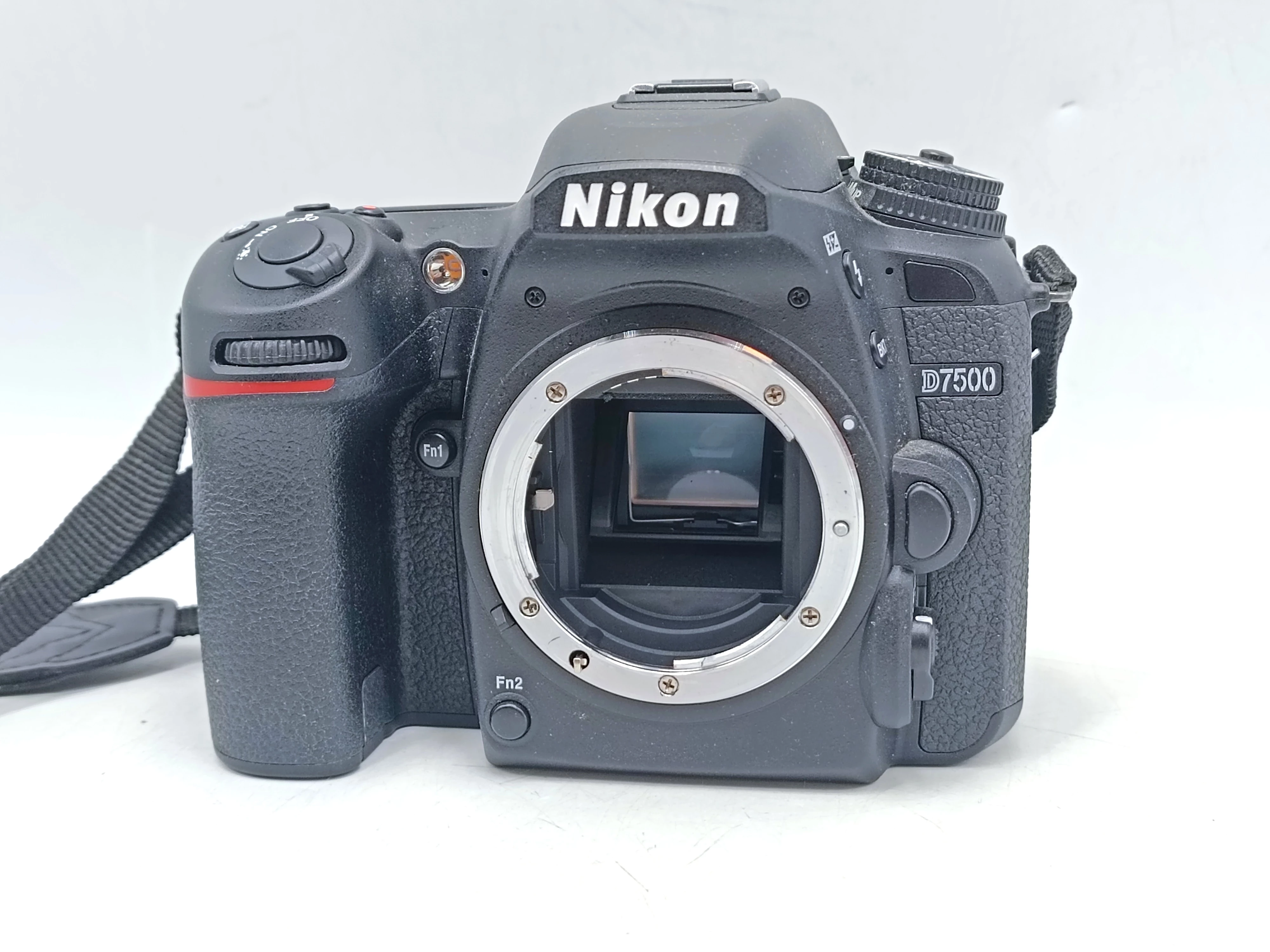 body-nikon-d7500-przebieg-2450-zdjec-rozdzielczosc-2090