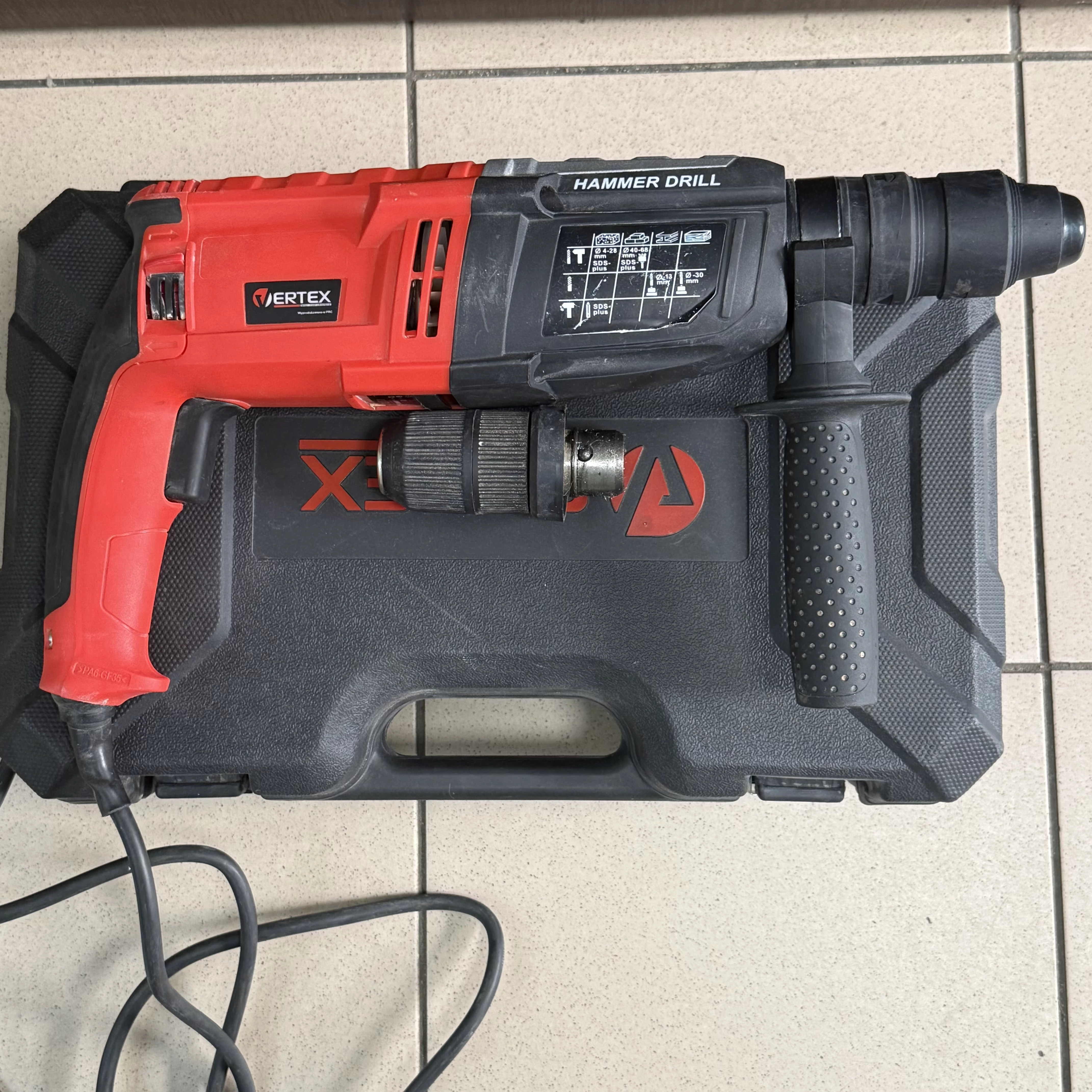 mlotowiertarka-vertex-vmw900-red-900w-komplet-energia-udaru-000