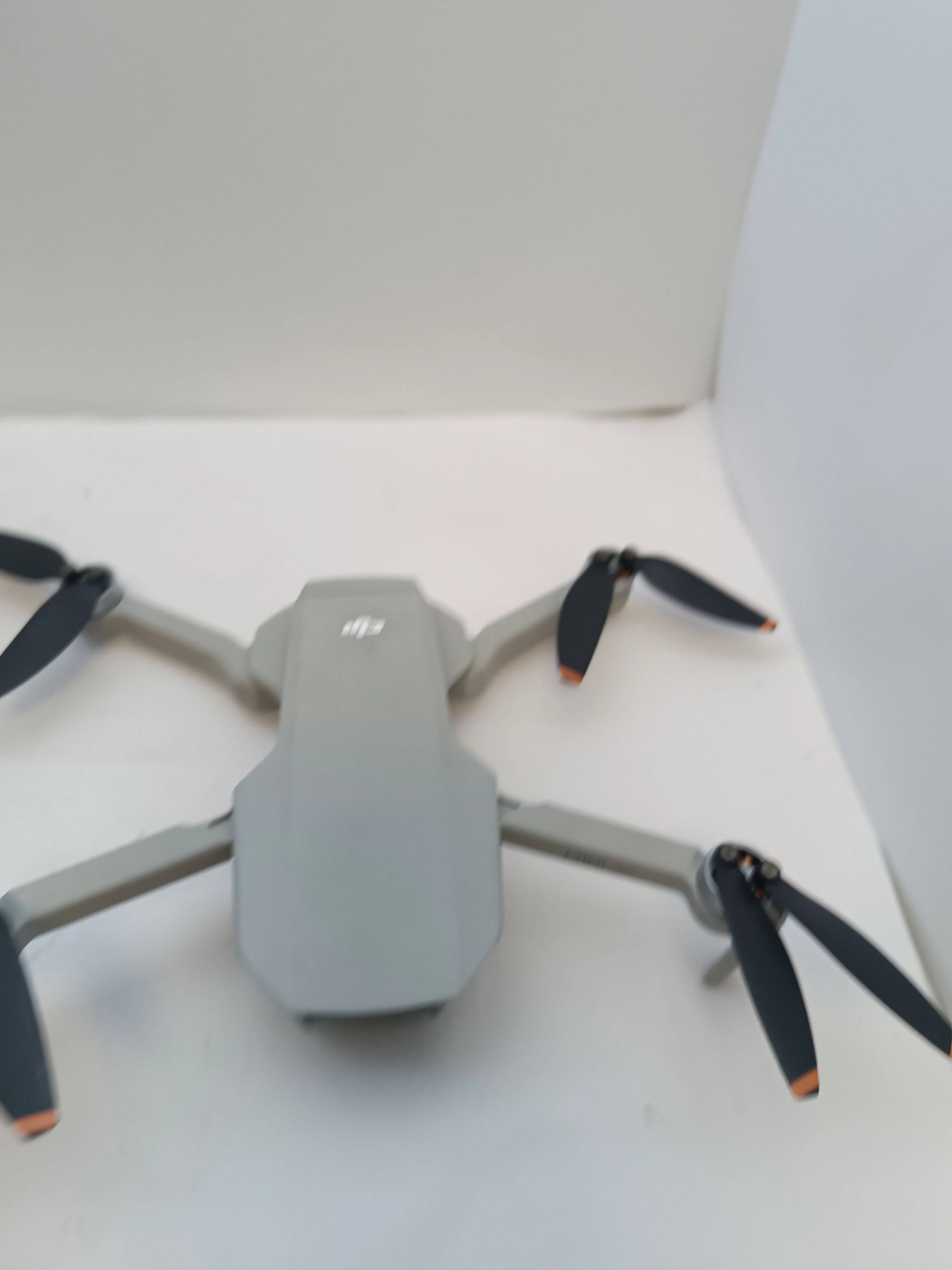 dron-dji-mini-2-se-komplet-stan-11323-2