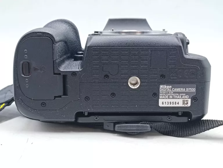 body-nikon-d7500-przebieg-2450-zdjec-kod-producenta-vba510ae
