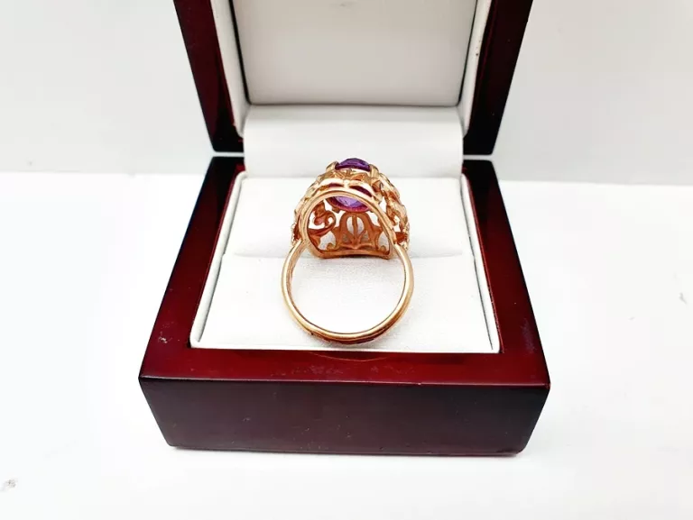 elegancki-rzezbiony-zloty-pierscionek-fioletowe-oczko-p585-14ct-716g-r16-waga-716